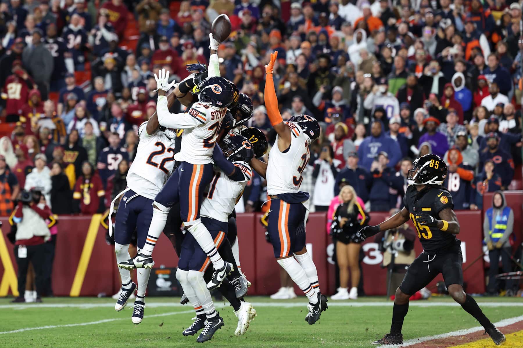 LANDOVER, MARYLAND - OCTOBER 27: Noah Brown #85 of the Washington Commanders looks on as a hail mary pass attempt against the Chicago Bears is tipped during the fourth quarter at Northwest Stadium on October 27, 2024 in Landover, Maryland. (Photo by Scott Taetsch/Getty Images)