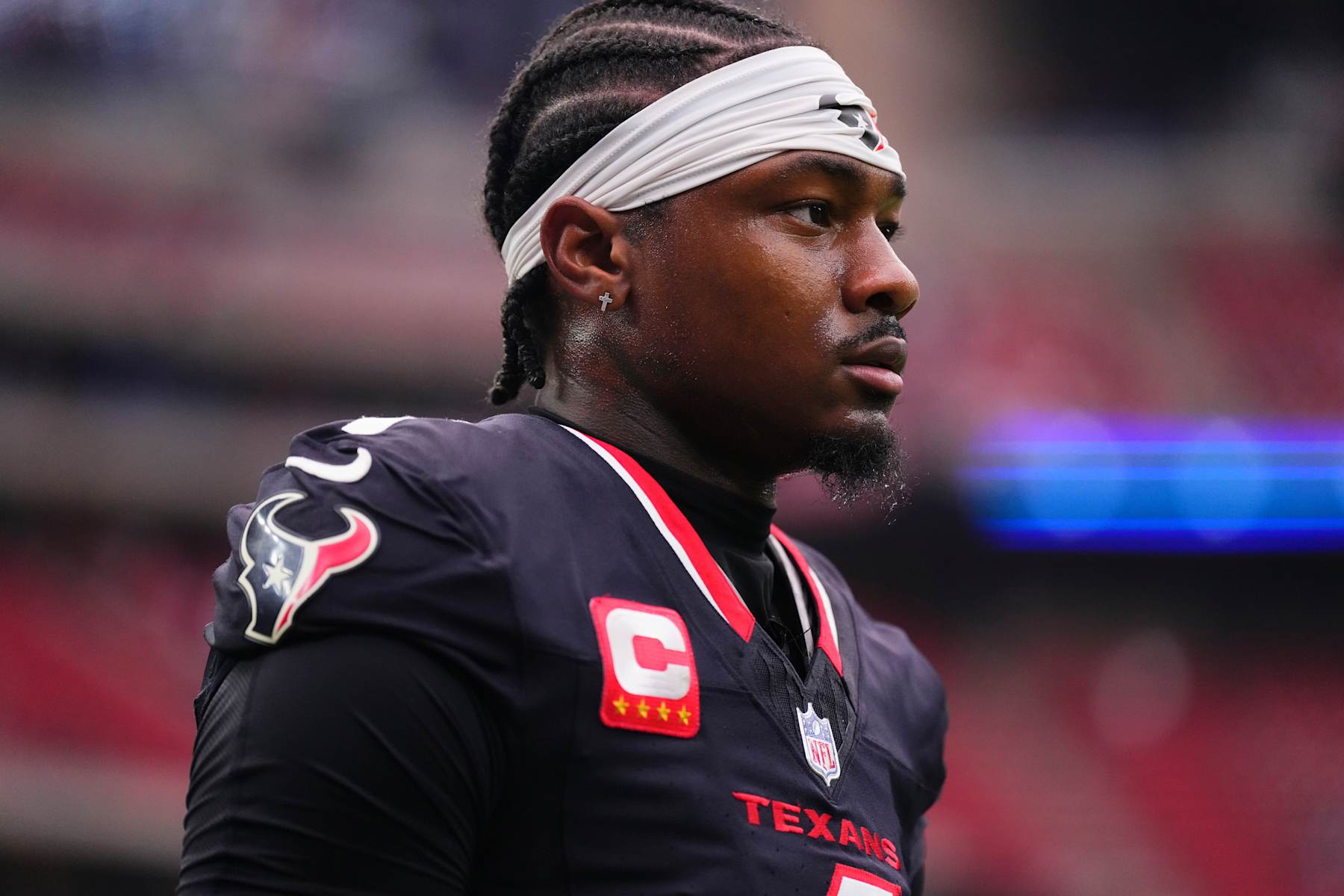 Texans' Stefon Diggs Has Torn ACL, Out for Rest of NFL Season After Knee Injury