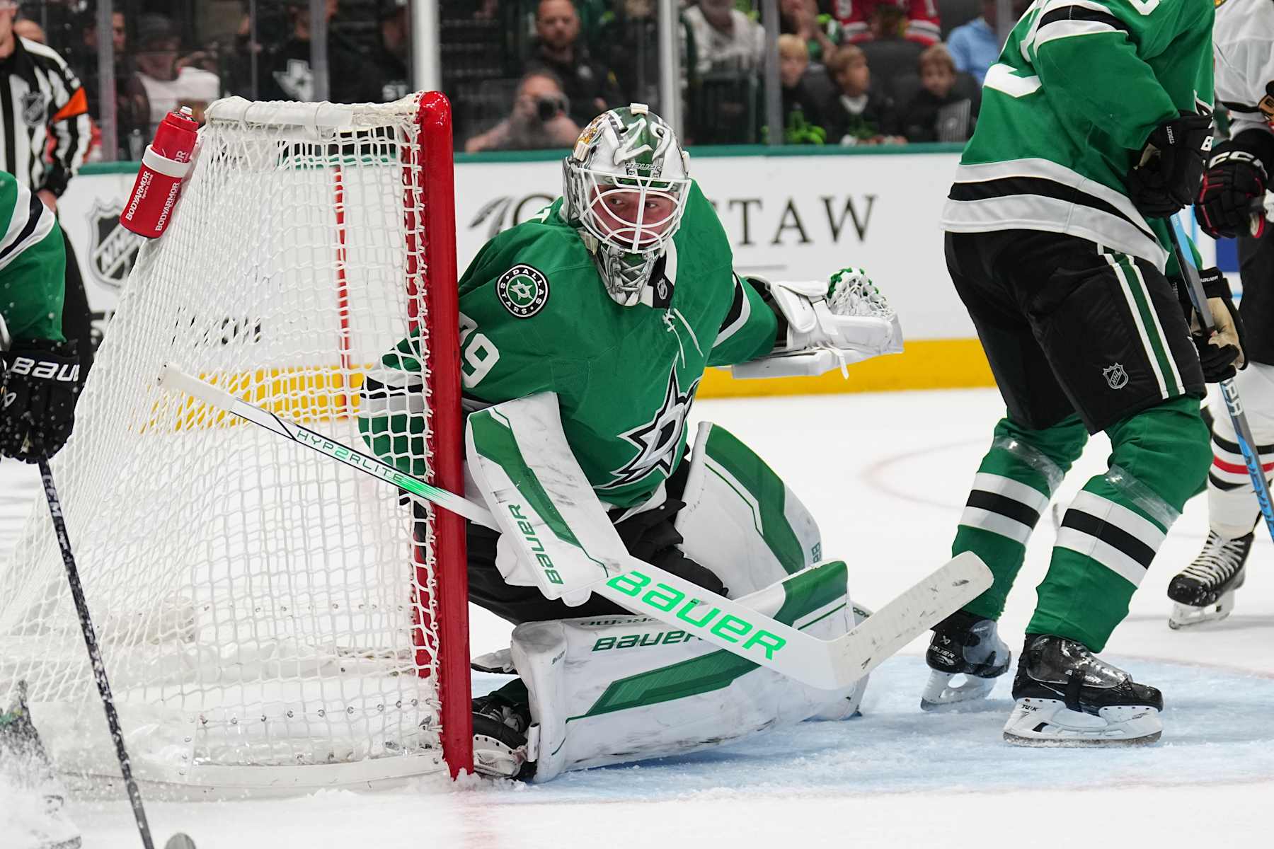 DALLAS, TX - OCTOBER 26: Jake Oettinger #29 of the Dallas Stars tends goal against the Chicago Blackhawks at the American Airlines Center on October 26, 2024 in Dallas, Texas. (Photo by Glenn James/NHLI via Getty Images)