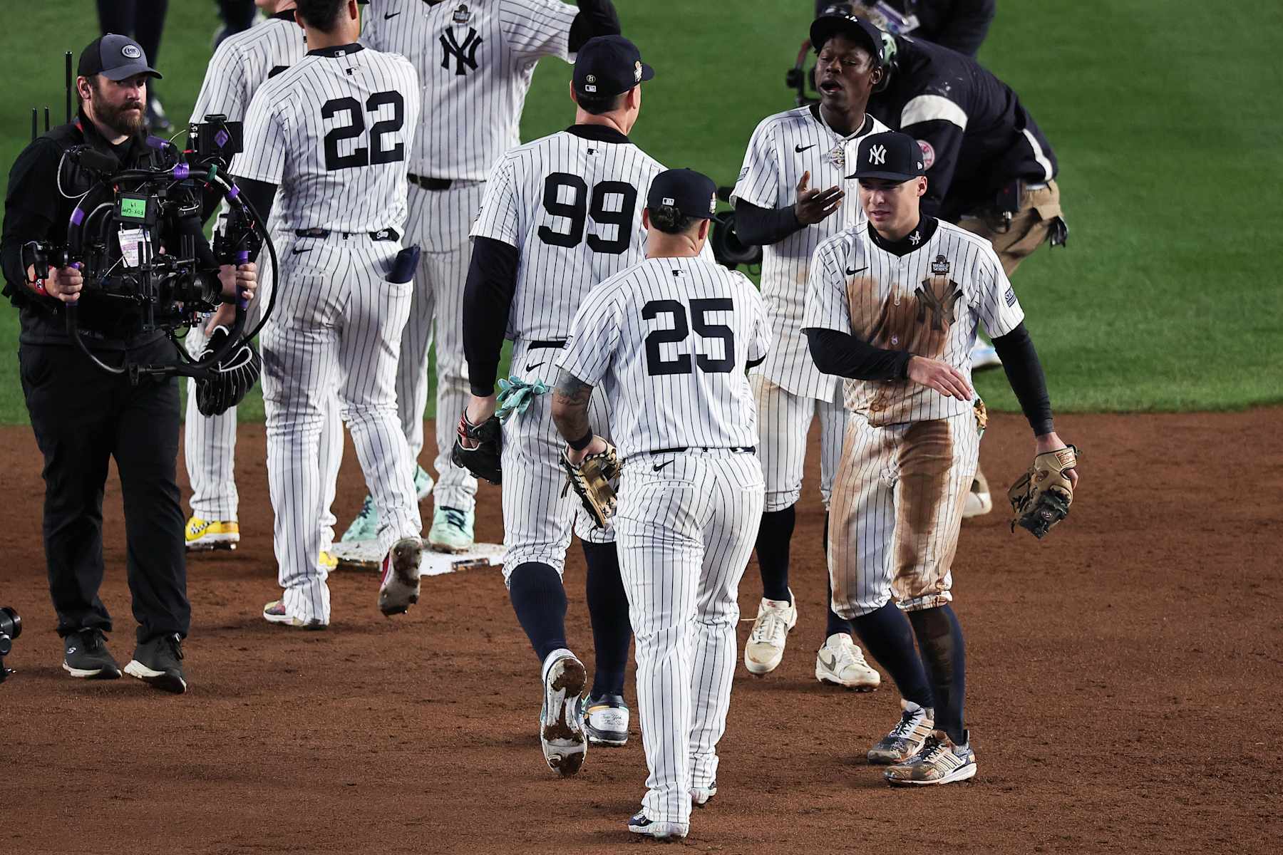 MLB Fan Predicts Yankees' World Series Game 4 Win vs. Dodgers in Viral 2016 Post