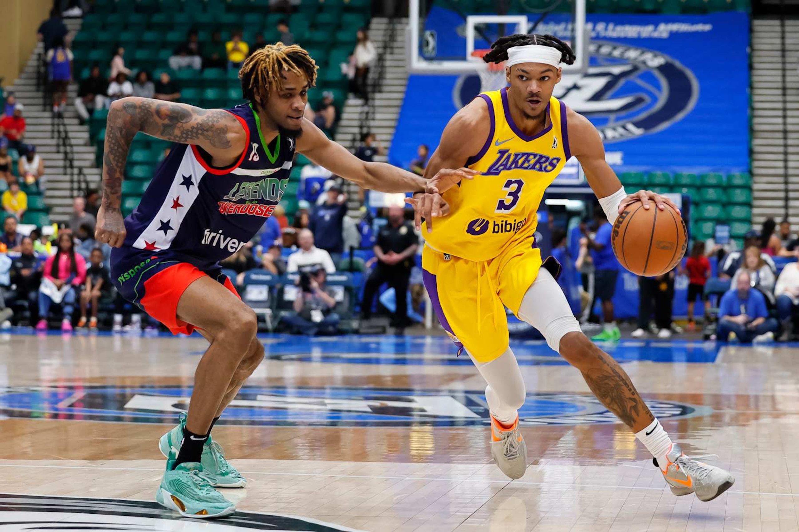 FRISCO, TX - MARCH 2: Alex Fudge #3 of South Bay Lakers drives to the basket during the game against the Texas Legends on March 02, 2024 at Comerica Center in Frisco, Texas. NOTE TO USER: User expressly acknowledges and agrees that, by downloading and or using this photograph, User is consenting to the terms and conditions of the Getty Images License Agreement. Mandatory Copyright Notice: Copyright 2024 NBAE (Photo by Sam Hodde/NBAE via Getty Images)