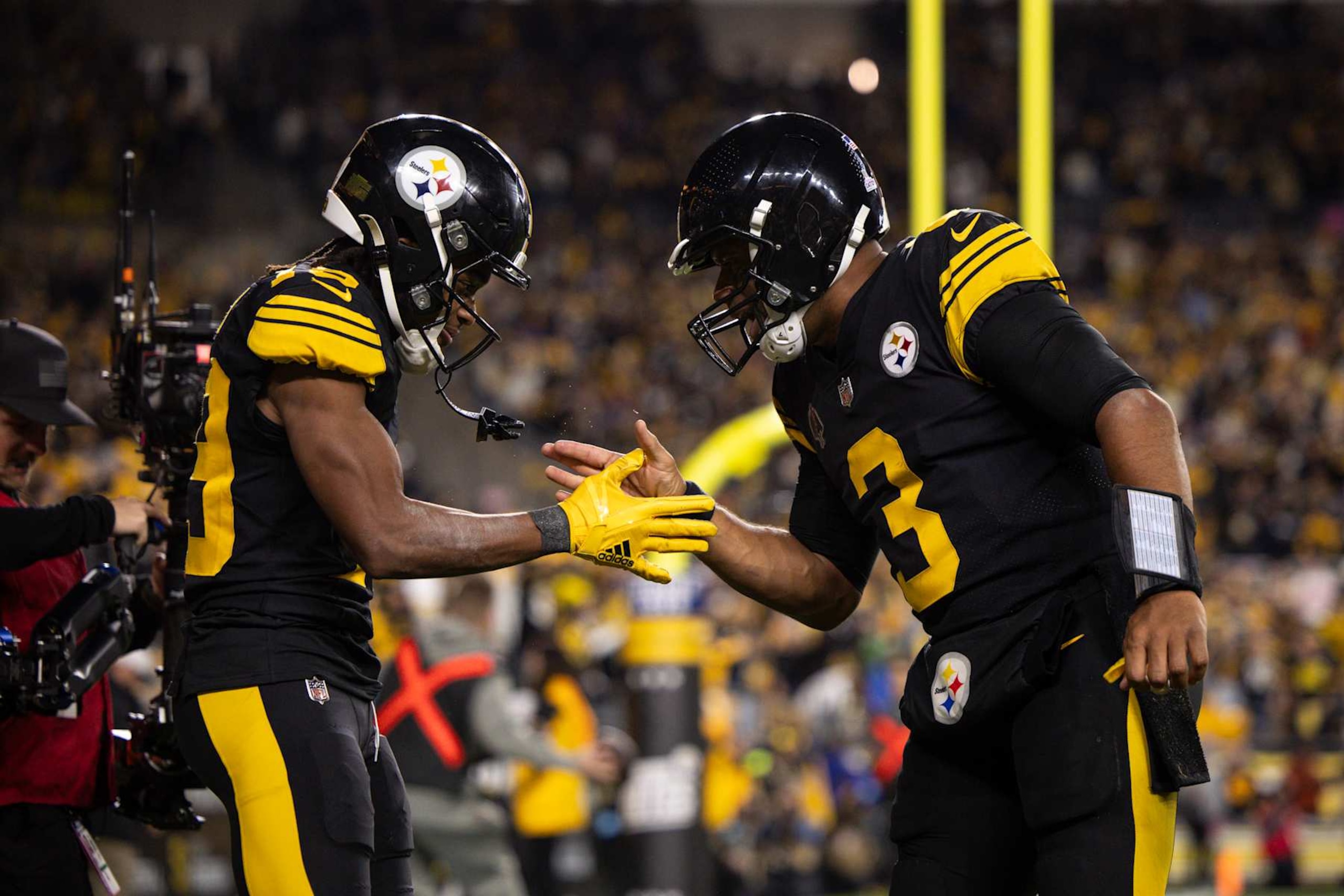 PITTSBURGH, PENNSYLVANIA - OCTOBER 28: Russell Wilson #3 of the Pittsburgh Steelers celebrates during an NFL football game against the New York Giants at Acrisure Stadium on October 28, 2024 in Pittsburgh, Pennsylvania. (Photo by Perry Knotts/Getty Images)