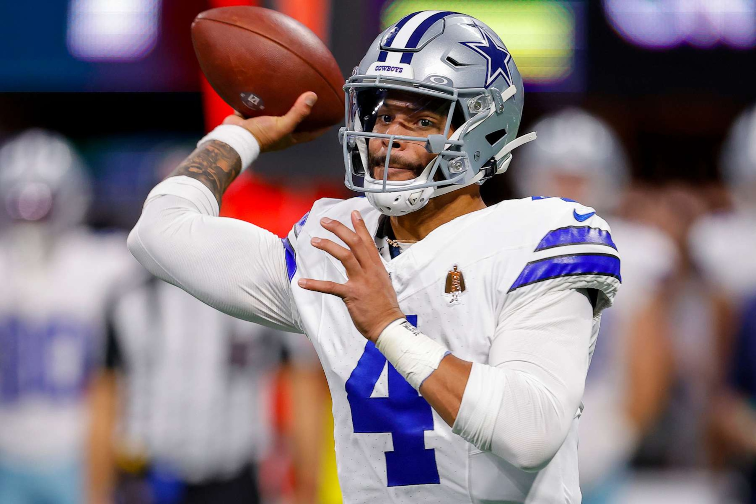 ATLANTA, GEORGIA - NOVEMBER 03: Dak Prescott #4 of the Dallas Cowboys throws a pass during the second quarter against the Atlanta Falcons at Mercedes-Benz Stadium on November 03, 2024 in Atlanta, Georgia. (Photo by Todd Kirkland/Getty Images)