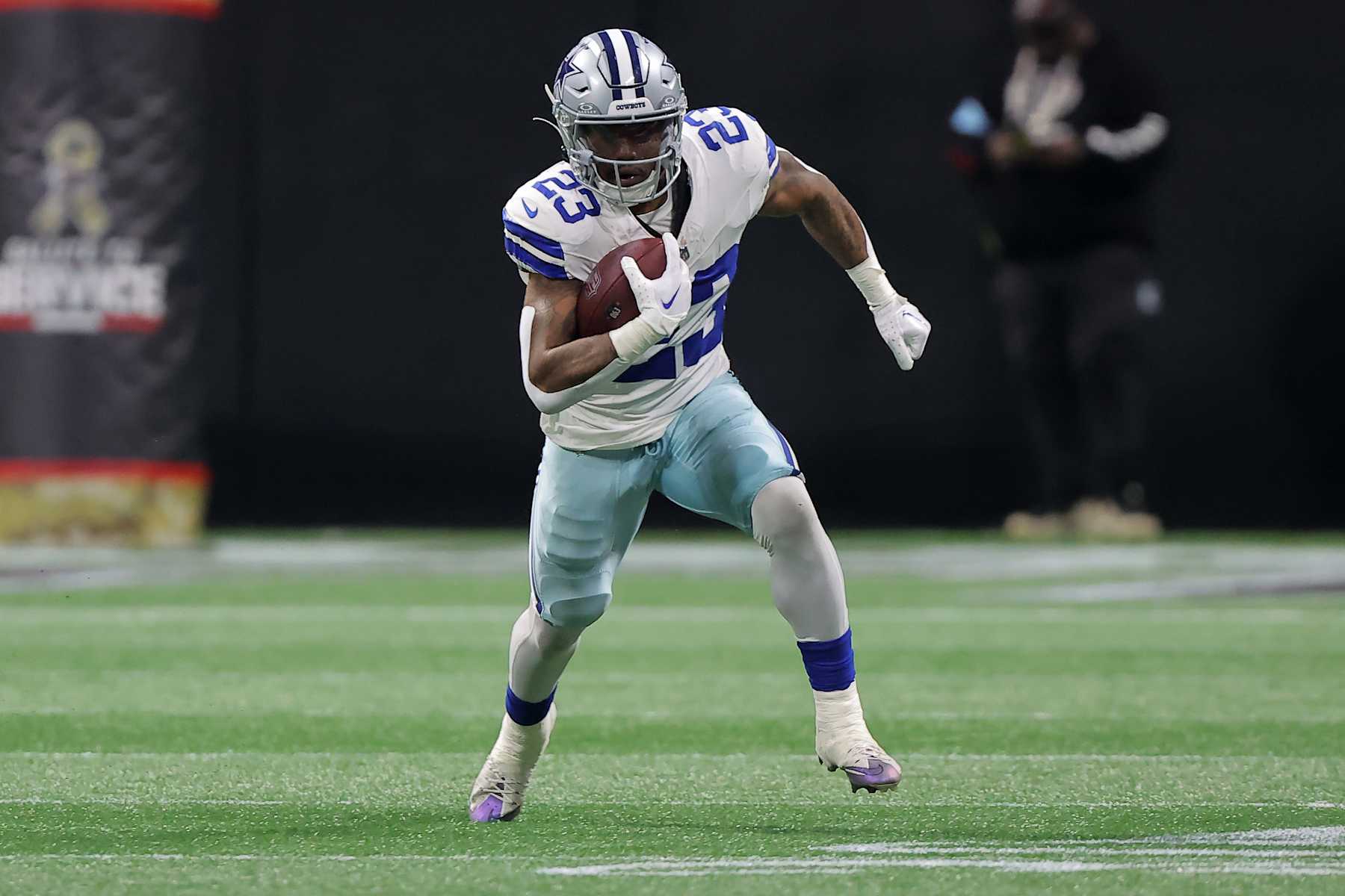 ATLANTA, GA - NOVEMBER 03: Dallas Cowboys running back Rico Dowdle #23 during the Sunday afternoon NFL game between the Atlanta Falcons and the Dallas Cowboys on November 3, 2024 at the Mercedes-Benz Stadium in Atlanta, Georgia.   (Photo by David J. Griffin/Icon Sportswire via Getty Images)