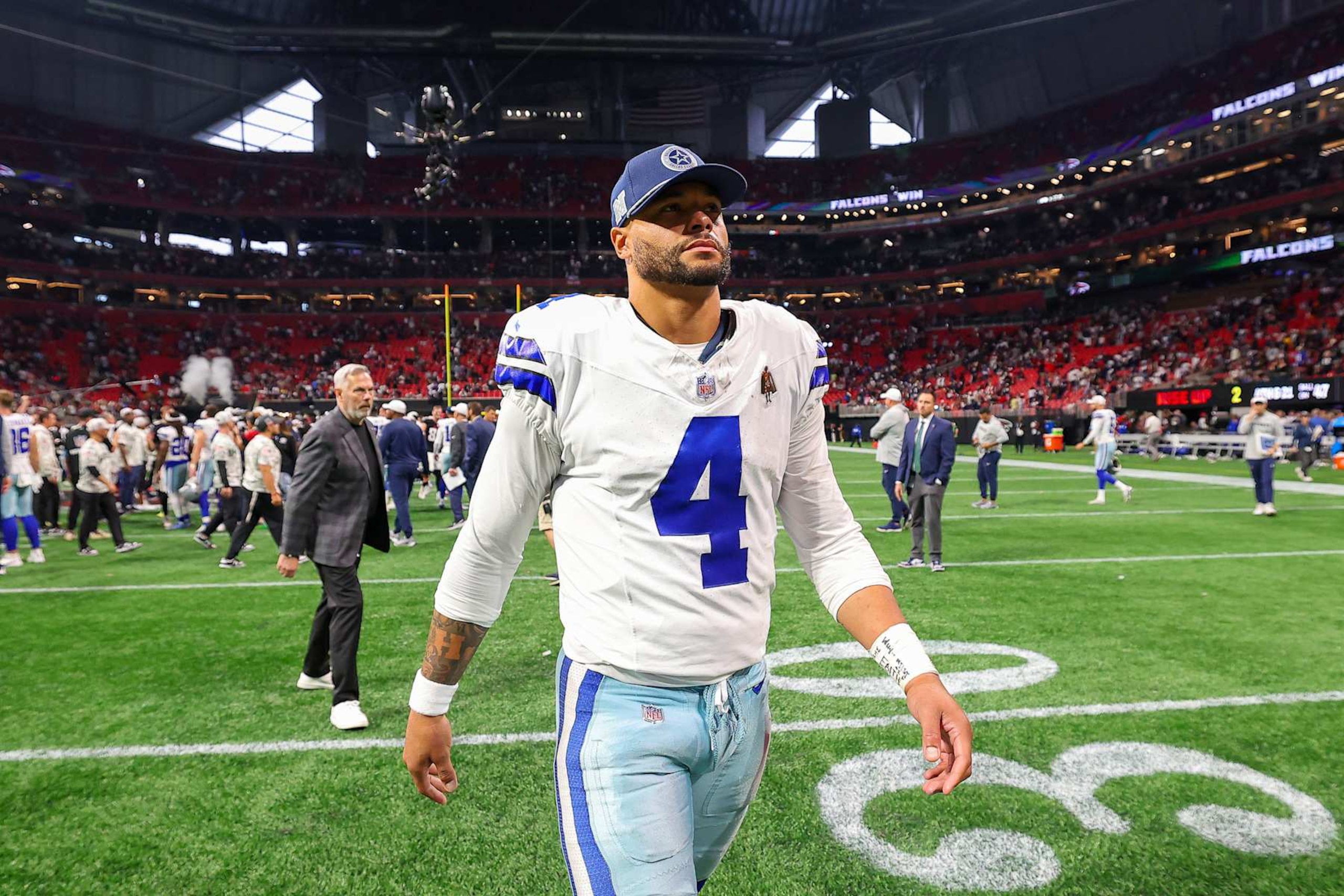 ATLANTA, GEORGIA - NOVEMBER 03: Dak Prescott #4 of the Dallas Cowboys walks off the field after a loss to the Atlanta Falcons at Mercedes-Benz Stadium on November 03, 2024 in Atlanta, Georgia. (Photo by Kevin C. Cox/Getty Images) ATLANTA, GEORGIA - NOVEMBER 03: Dak Prescott #4 of the Dallas Cowboys walks off the field after a loss to the Atlanta Falcons at Mercedes-Benz Stadium on November 03, 2024 in Atlanta, Georgia. (Photo by Kevin C. Cox/Getty Images)