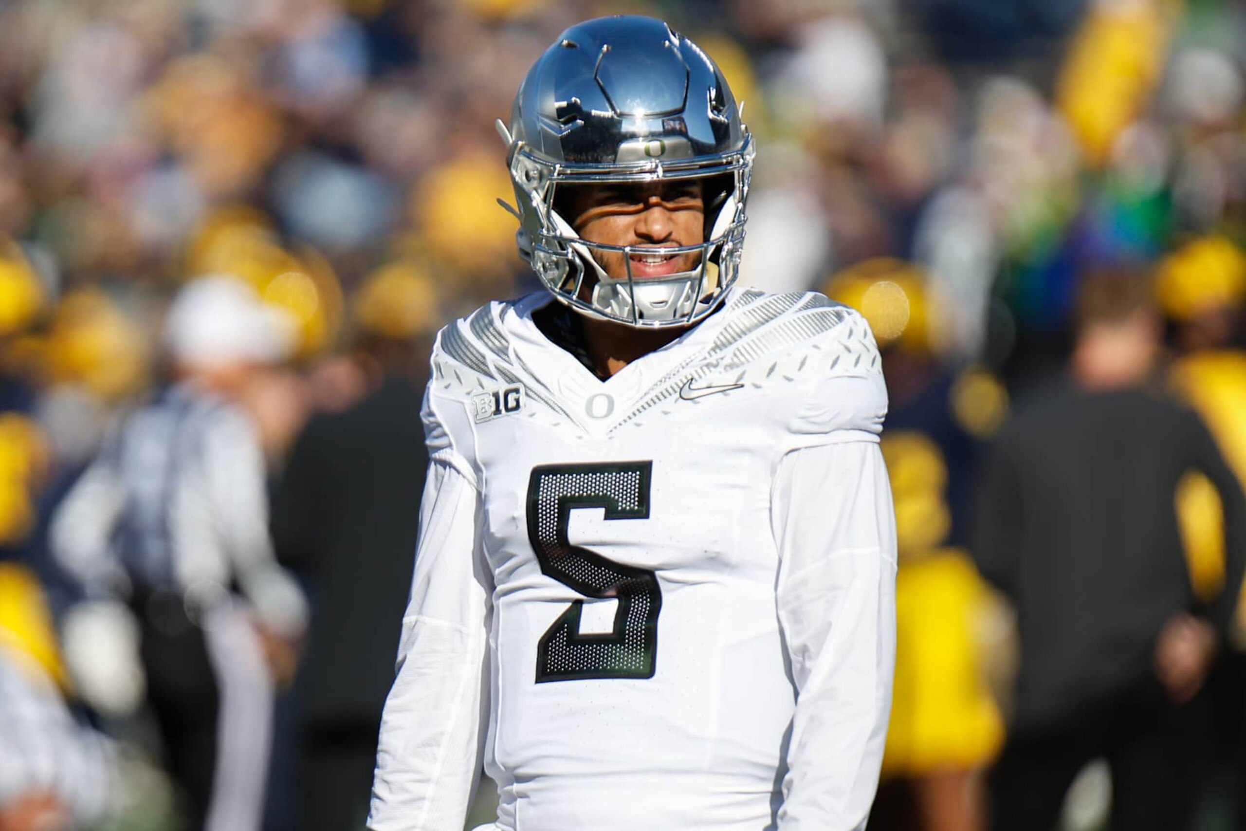 Oregon QB Dante Moore 