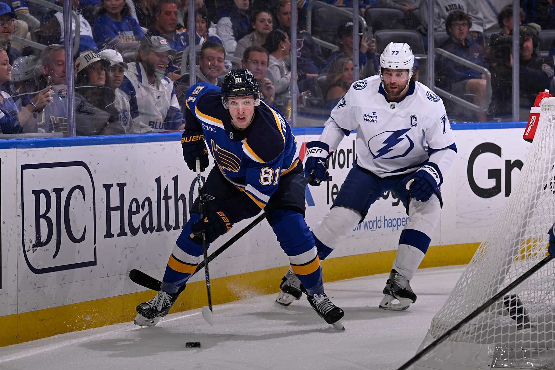 ST. LOUIS, MO - NOVEMBER 5: Victor Hedman #77 of the Tampa Bay Lightning pressures Dylan Holloway #81 of the St. Louis Blues on November 5, 2024 at the Enterprise Center in St. Louis, Missouri. (Photo by Joe Puetz/NHLI via Getty Images)
