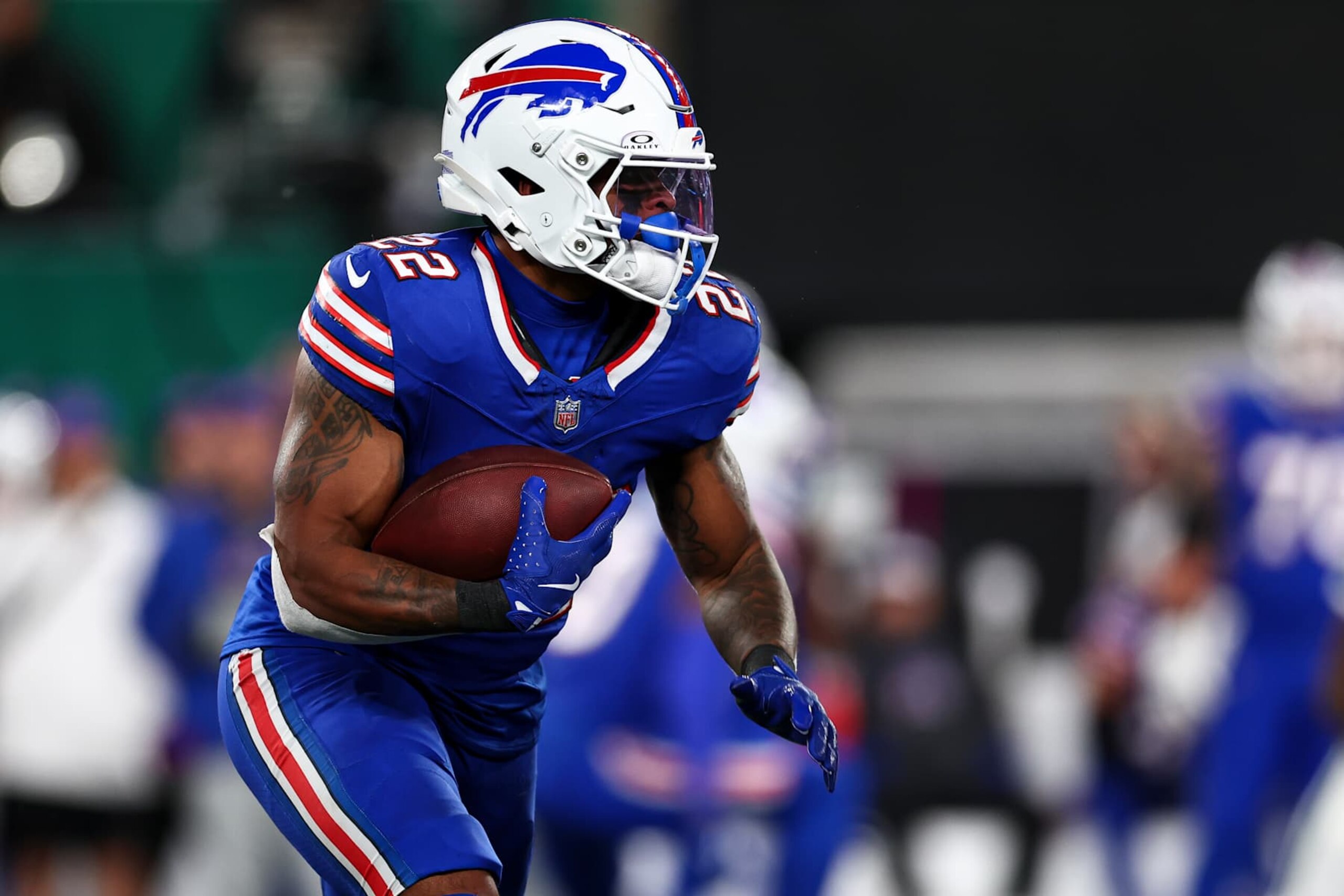 EAST RUTHERFORD, NEW JERSEY - OCTOBER 14: Ray Davis #22 of the Buffalo Bills carries the ball during an NFL game against the New York Jets at MetLife Stadium on October 14, 2024 in East Rutherford, New Jersey. (Photo by Kevin Sabitus/Getty Images)