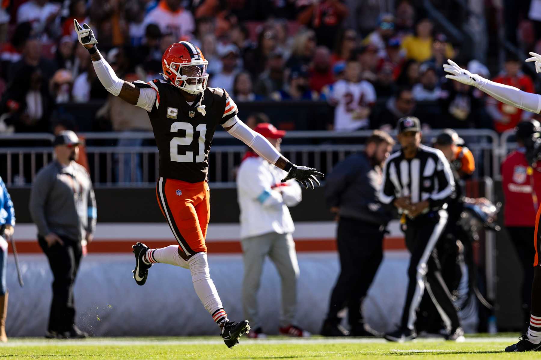 CLEVELAND, OHIO - NOVEMBER 3: Denzel Ward #21 of the Cleveland Browns celebrates a stop in the first quarter of the game against the Los Angeles Chargers at Huntington Bank Field on November 3, 2024 in Cleveland, Ohio. The Chargers beat the Browns 27-10. (Photo by Lauren Leigh Bacho/Getty Images)