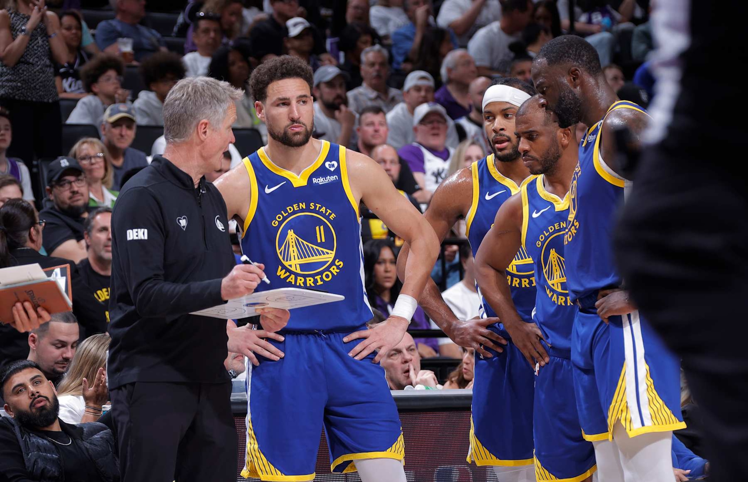 SACRAMENTO, CA - APRIL 16: Head Coach Steve Kerr of the Golden State Warriors coaches Klay Thompson #11, Moses Moody #4, Chris Paul #3, and Draymond Green #23 during the game against the Sacramento Kings during the 2024 Play-In Tournament on April 16, 2024 at Golden 1 Center in Sacramento, California. NOTE TO USER: User expressly acknowledges and agrees that, by downloading and or using this photograph, User is consenting to the terms and conditions of the Getty Images Agreement. Mandatory Copyright Notice: Copyright 2024 NBAE (Photo by Rocky Widner/NBAE via Getty Images)