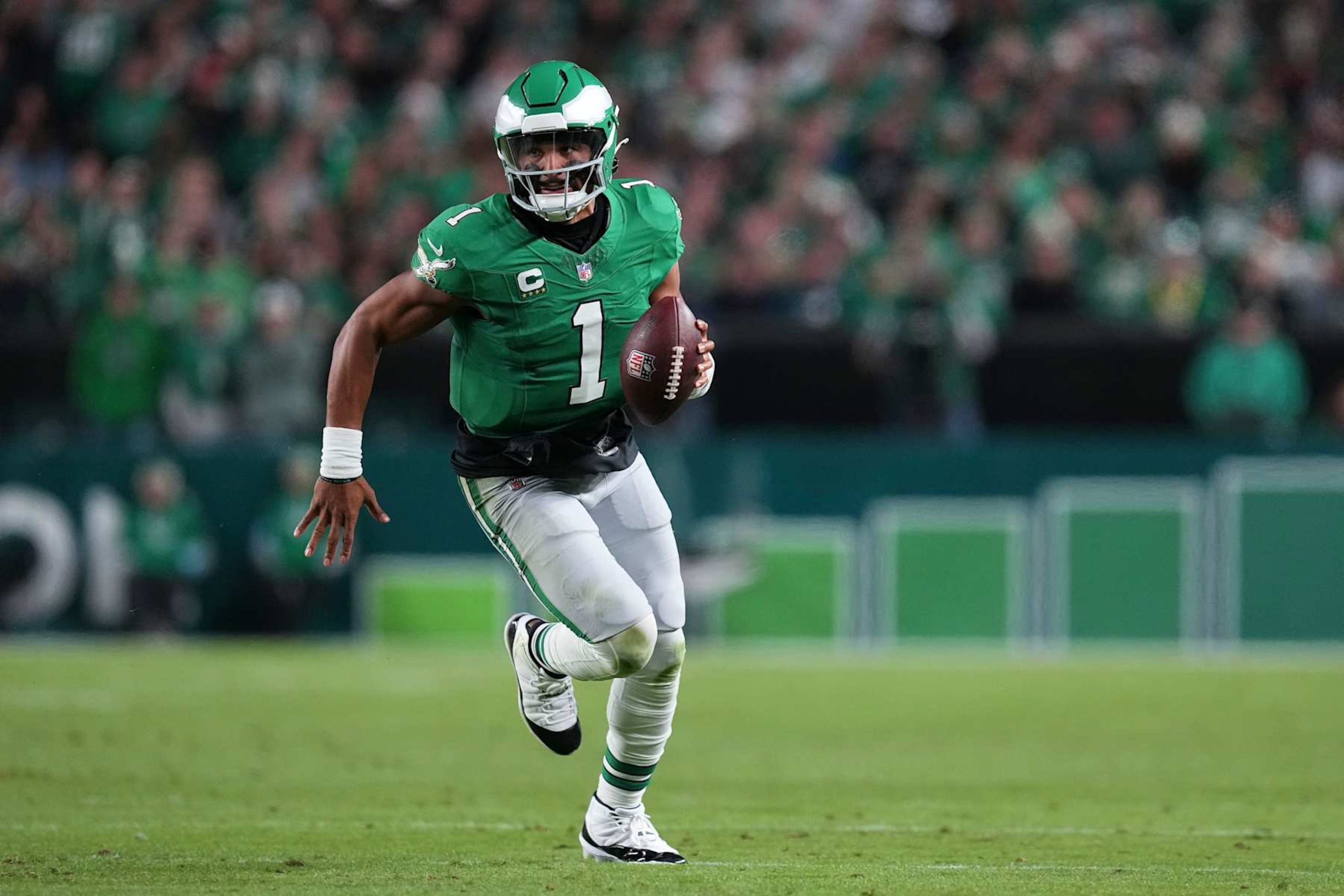 PHILADELPHIA, PENNSYLVANIA - NOVEMBER 3: Jalen Hurts #1 of the Philadelphia Eagles runs the ball against the Jacksonville Jaguars at Lincoln Financial Field on November 3, 2024 in Philadelphia, Pennsylvania. (Photo by Mitchell Leff/Getty Images)