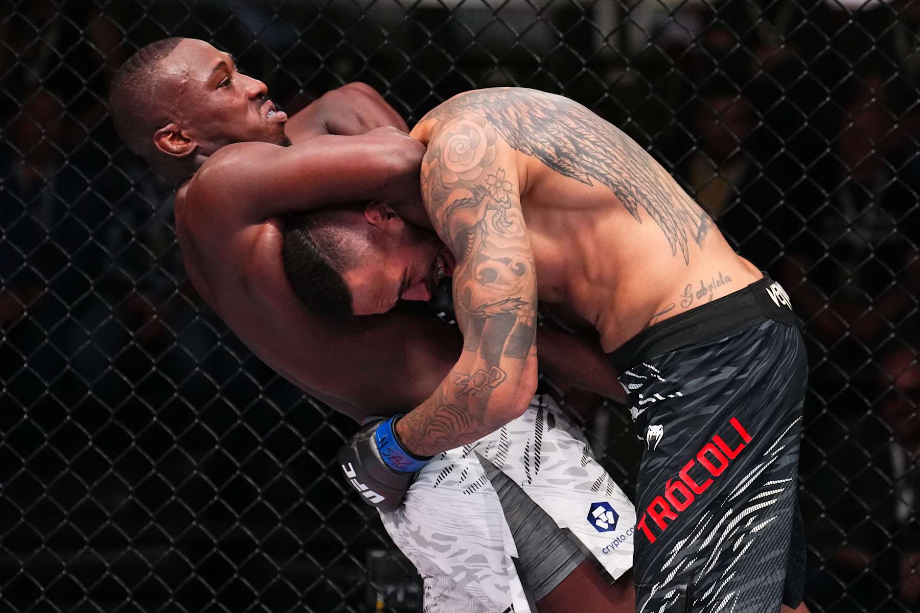LAS VEGAS, NEVADA - NOVEMBER 09: (L-R) Tresean Gore secures a guillotine choke submission against Antonio Trocoli of Brazil in a middleweight fight during the UFC Fight Night event at UFC APEX on November 09, 2024 in Las Vegas, Nevada. (Photo by Chris Unger/Zuffa LLC)