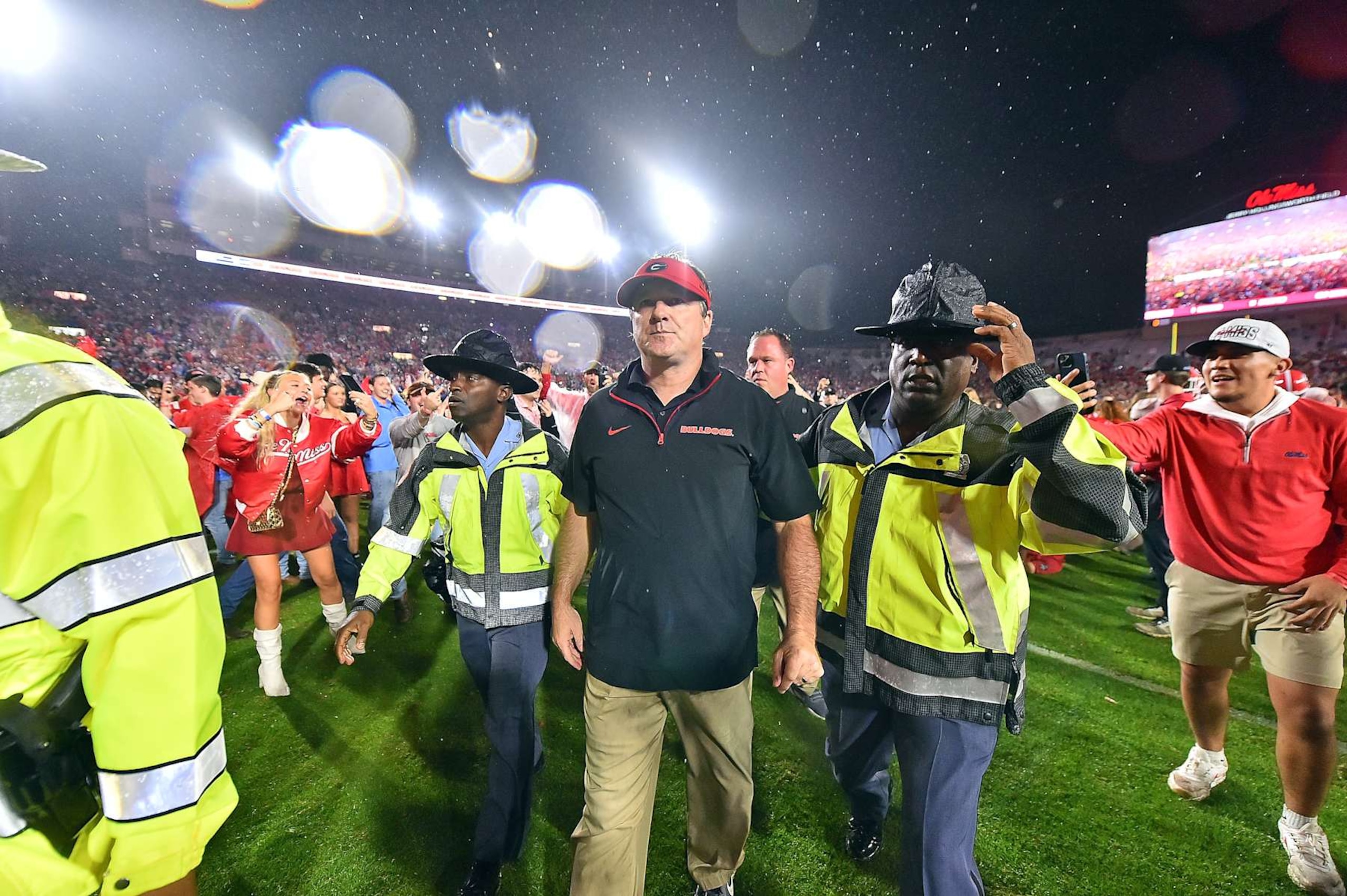 OXFORD, MISSISSIPPI - NOVEMBER 09: Head coach Kirby Smart of the Georgia Bulldogs walks off the field after the game against the Mississippi Rebels at Vaught-Hemingway Stadium on November 09, 2024 in Oxford, Mississippi. Ole Miss defeated Georgia 28-10. (Photo by Justin Ford/Getty Images) OXFORD, MISSISSIPPI - NOVEMBER 09: Head coach Kirby Smart of the Georgia Bulldogs walks off the field after the game against the Mississippi Rebels at Vaught-Hemingway Stadium on November 09, 2024 in Oxford, Mississippi. Ole Miss defeated Georgia 28-10. (Photo by Justin Ford/Getty Images)