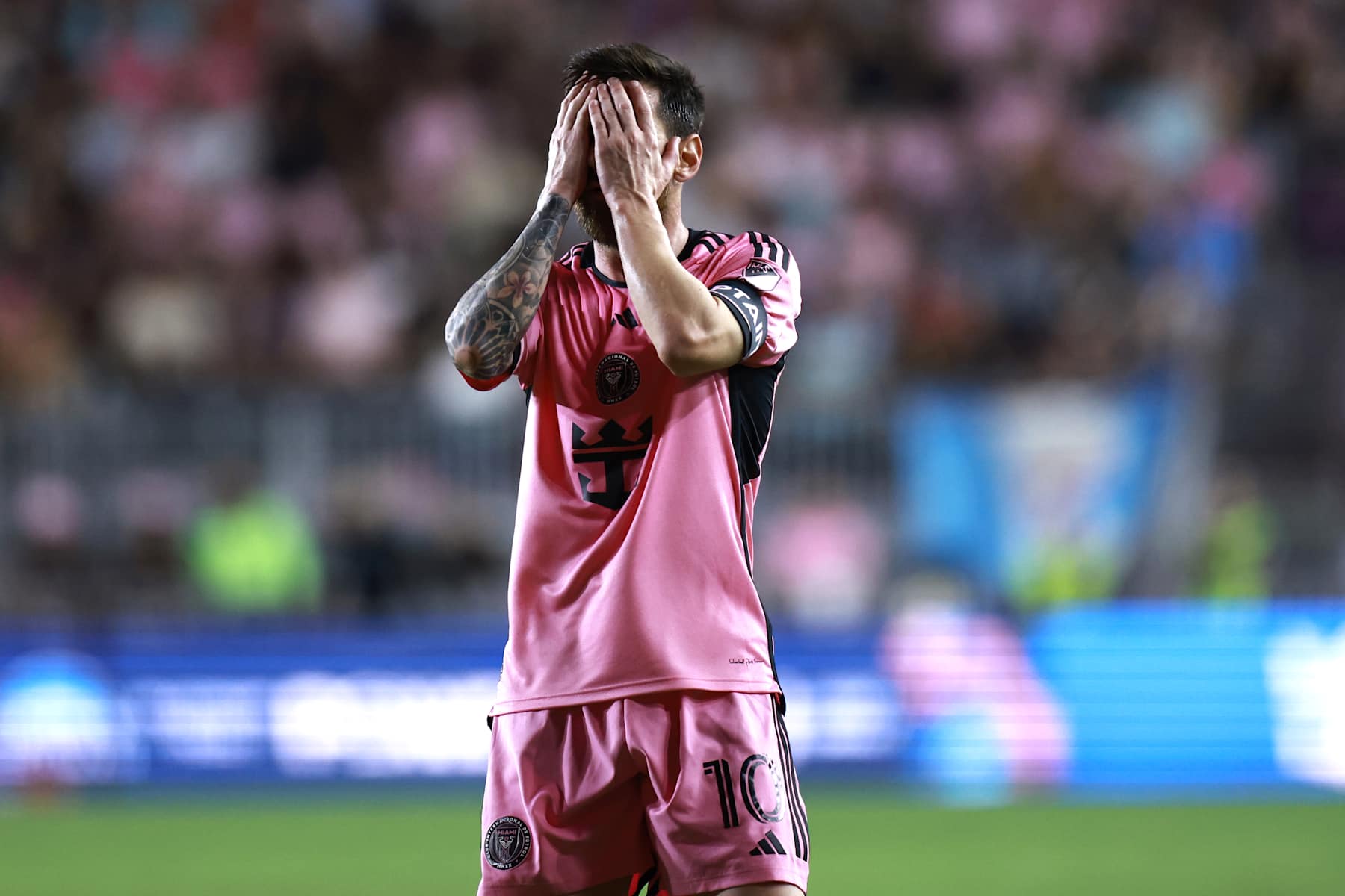 FORT LAUDERDALE, FLORIDA - NOVEMBER 09: Lionel Messi #10 of Inter Miami reacts against Atlanta United during the first half of the Audi 2024 MLS Cup playoffs at Chase Stadium on November 09, 2024 in Fort Lauderdale, Florida. (Photo by Carmen Mandato/Getty Images)