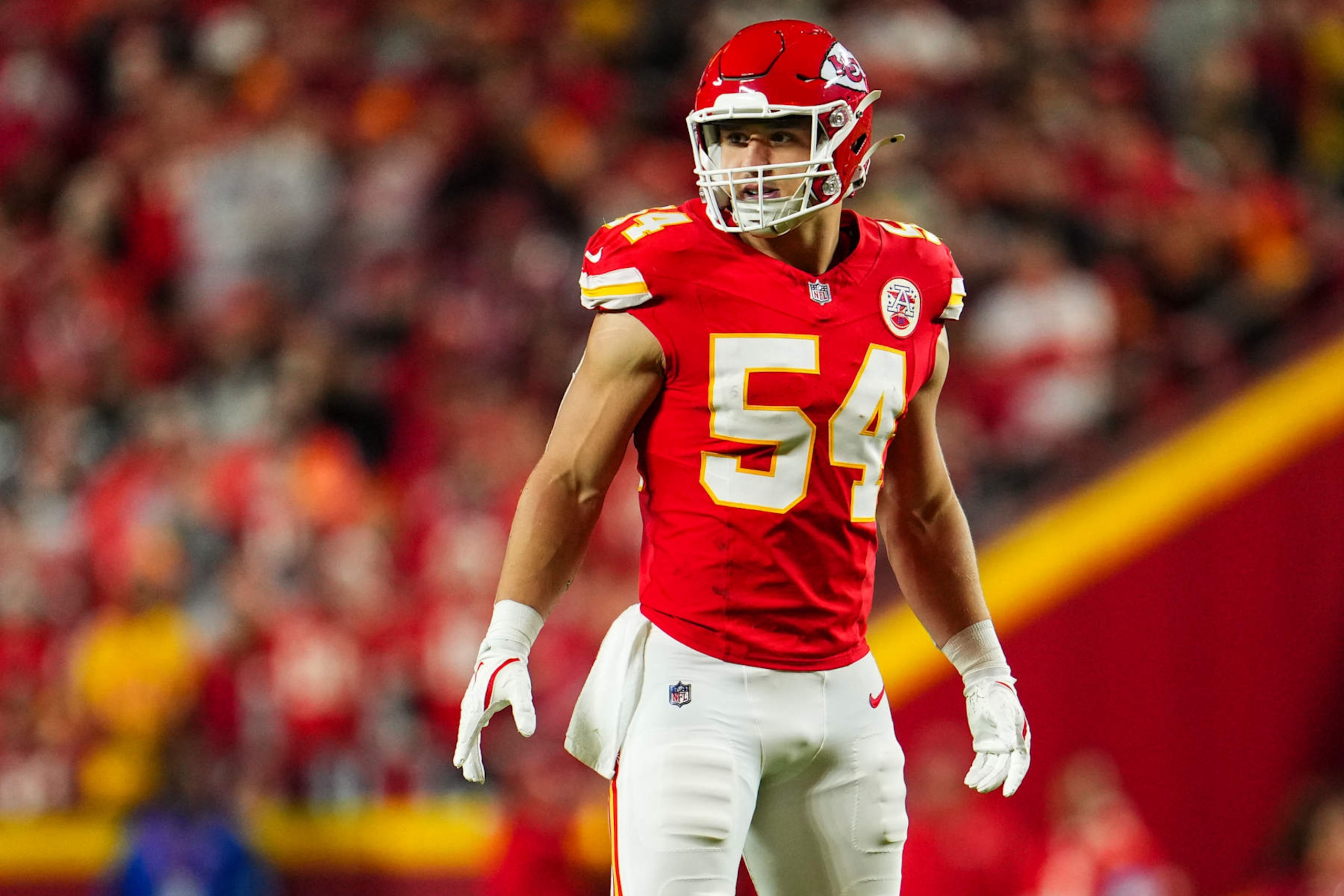 KANSAS CITY, MO - NOVEMBER 04: Leo Chenal #54 of the Kansas City Chiefs lines up before the snap during an NFL football game against the Tampa Bay Buccaneers at GEHA Field at Arrowhead Stadium on November 4, 2024 in Kansas City, Missouri. (Photo by Cooper Neill/Getty Images) KANSAS CITY, MO - NOVEMBER 04: Leo Chenal #54 of the Kansas City Chiefs lines up before the snap during an NFL football game against the Tampa Bay Buccaneers at GEHA Field at Arrowhead Stadium on November 4, 2024 in Kansas City, Missouri. (Photo by Cooper Neill/Getty Images)