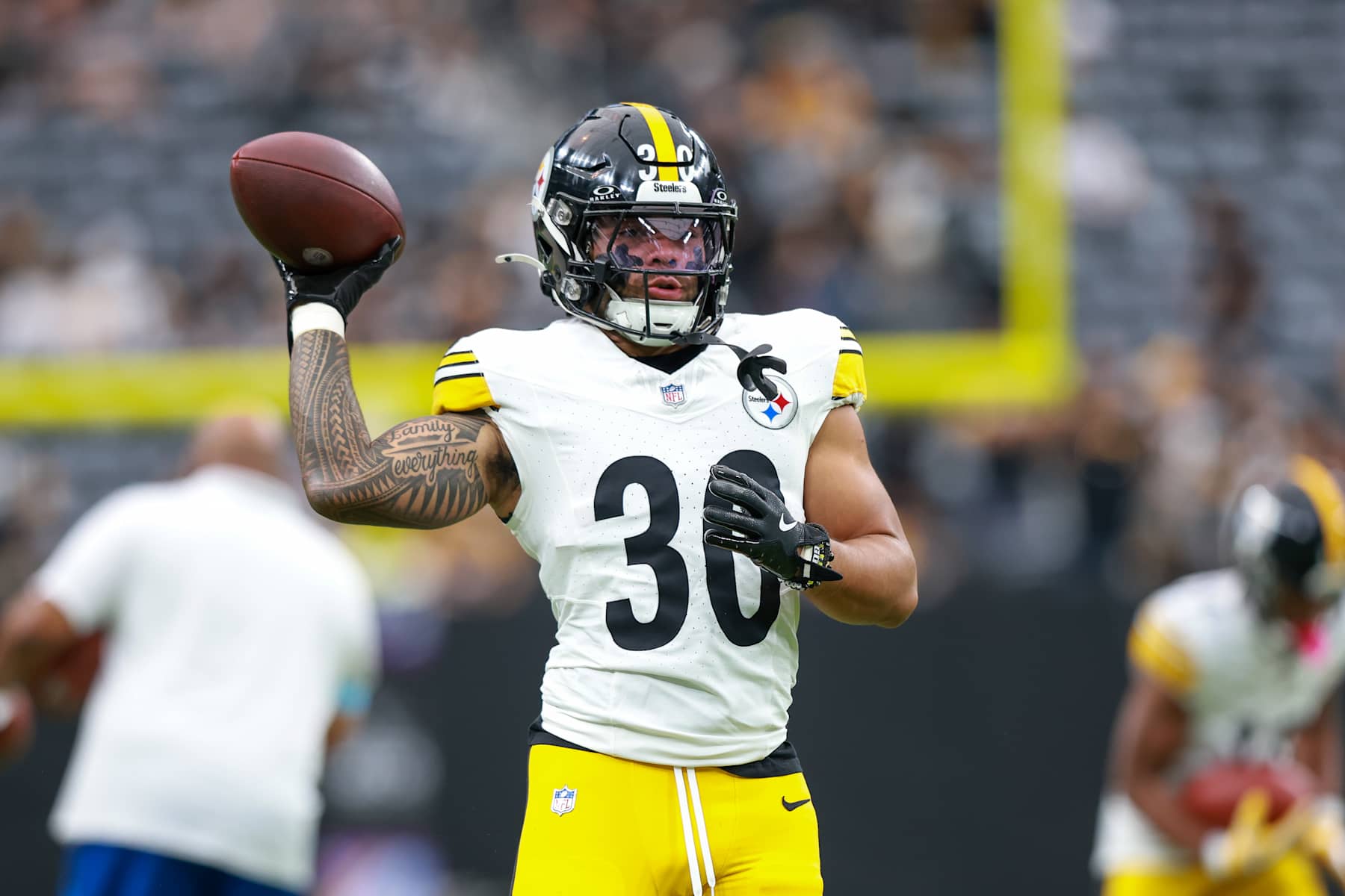 LAS VEGAS, NV - OCTOBER 13: Pittsburgh Steelers running back Jaylen Warren (30) warms up before a NFL game between the Pittsburgh Steelers a d the Las Vegas Raiders on October 13, 2024, at Allegiant Stadium in Las Vegas, NV. (Photo by Jordon Kelly/Icon Sportswire via Getty Images)