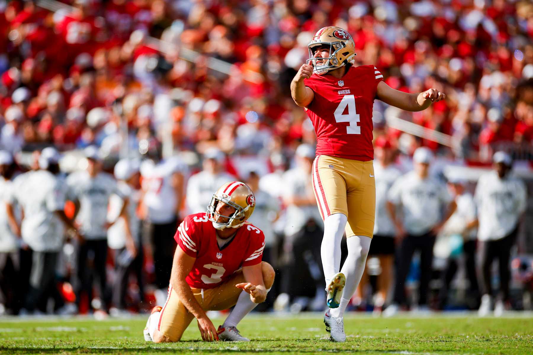 TAMPA, FLORIDA - NOVEMBER 10: Jake Moody #4 of the San Francisco 49ers kicks a field goal during the third quarter against the Tampa Bay Buccaneers at Raymond James Stadium on November 10, 2024 in Tampa, Florida. (Photo by Mike Ehrmann/Getty Images)