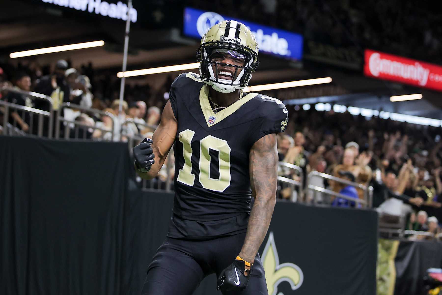 NEW ORLEANS, LOUISIANA - NOVEMBER 10: Marquez Valdes-Scantling #10 of the New Orleans Saints celebrates a touchdown during the second quarter against the Atlanta Falcons at Caesars Superdome on November 10, 2024 in New Orleans, Louisiana. (Photo by Jonathan Bachman/Getty Images)