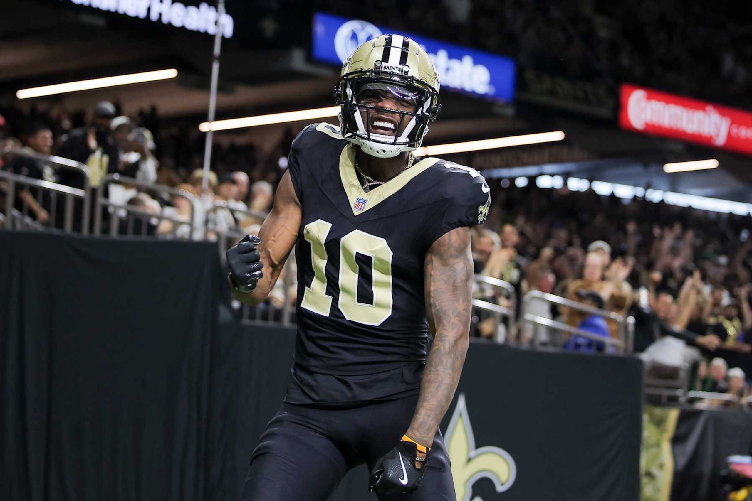 NEW ORLEANS, LOUISIANA - NOVEMBER 10: Marquez Valdes-Scantling #10 of the New Orleans Saints celebrates a touchdown during the second quarter against the Atlanta Falcons at Caesars Superdome on November 10, 2024 in New Orleans, Louisiana. (Photo by Jonathan Bachman/Getty Images)