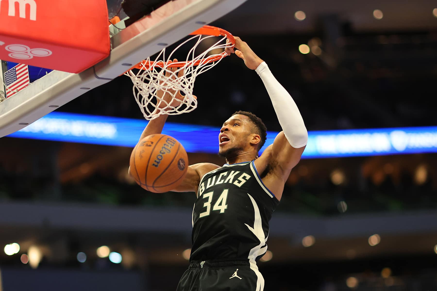 MILWAUKEE, WISCONSIN - NOVEMBER 12: Giannis Antetokounmpo #34 of the Milwaukee Bucks dunks during the second half of a game against the Toronto Raptors in the NBA Emirates Cup at Fiserv Forum on November 12, 2024 in Milwaukee, Wisconsin. NOTE TO USER: User expressly acknowledges and agrees that, by downloading and or using this photograph, User is consenting to the terms and conditions of the Getty Images License Agreement. (Photo by Stacy Revere/Getty Images)