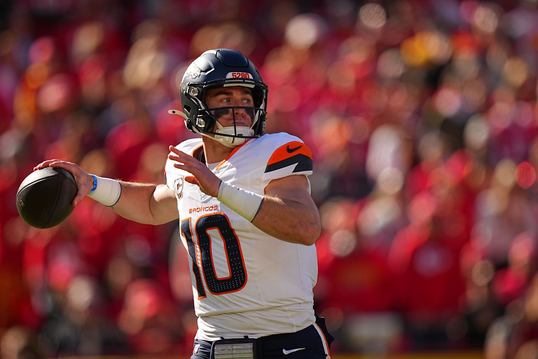 Football: Denver Broncos Bo Nix (10) in action, throws the football vs Kansas City Chiefs at Arrowhead Stadium.
Kansas City, MO 11/10/2024
CREDIT: Erick W. Rasco (Photo by Erick W. Rasco/Sports Illustrated via Getty Images)
(Set Number: X164642 TK1)