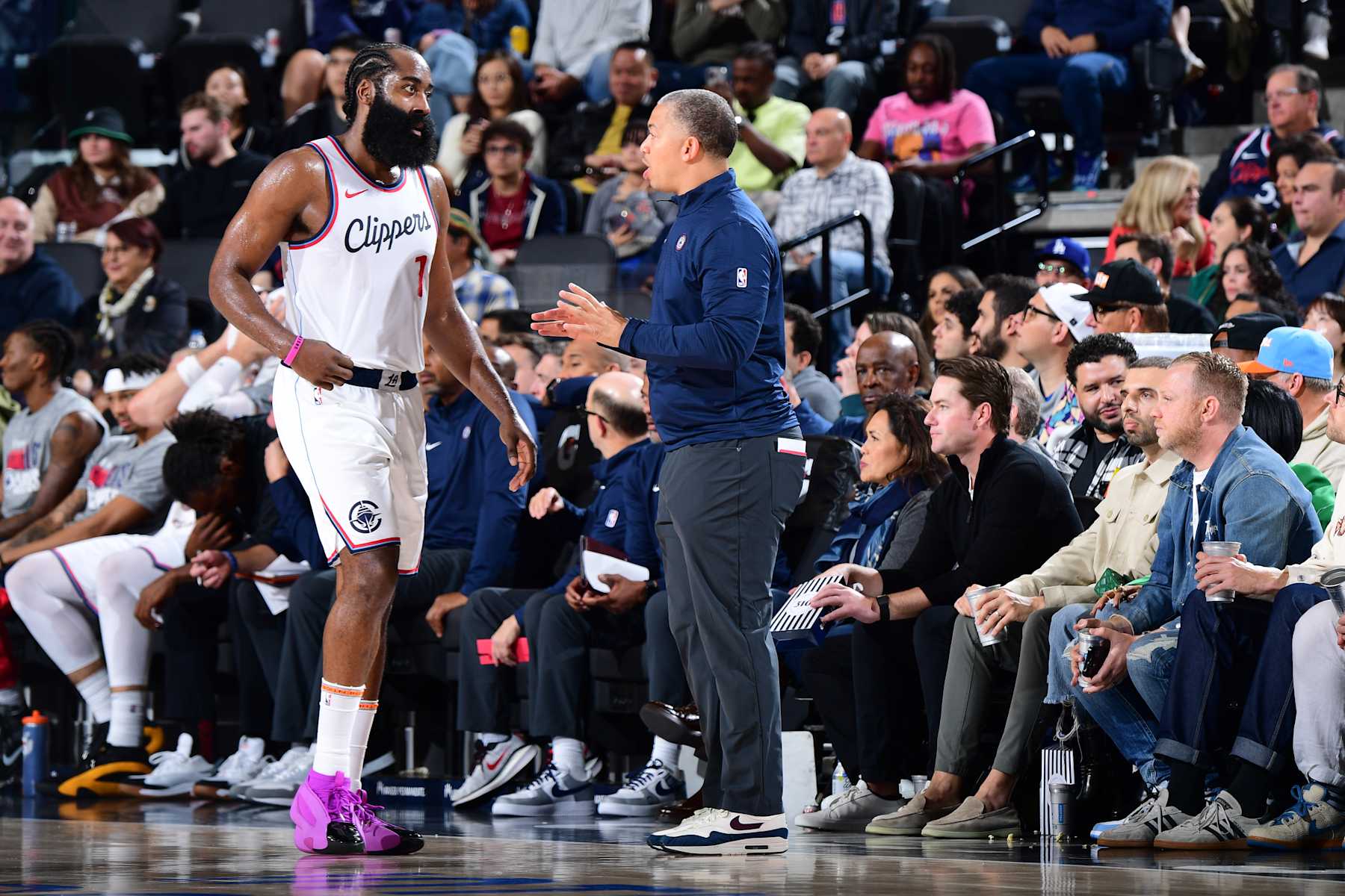 INGLEWOOD, CA - NOVEMBER 2: James Harden #1 and Head Coach Tyronn Lue of the LA Clippers talk during the game against the Oklahoma City Thunder on November 2, 2024 at Intuit Dome in Los Angeles, California. NOTE TO USER: User expressly acknowledges and agrees that, by downloading and/or using this Photograph, user is consenting to the terms and conditions of the Getty Images License Agreement. Mandatory Copyright Notice: Copyright 2024 NBAE (Photo by Adam Pantozzi/NBAE via Getty Images)