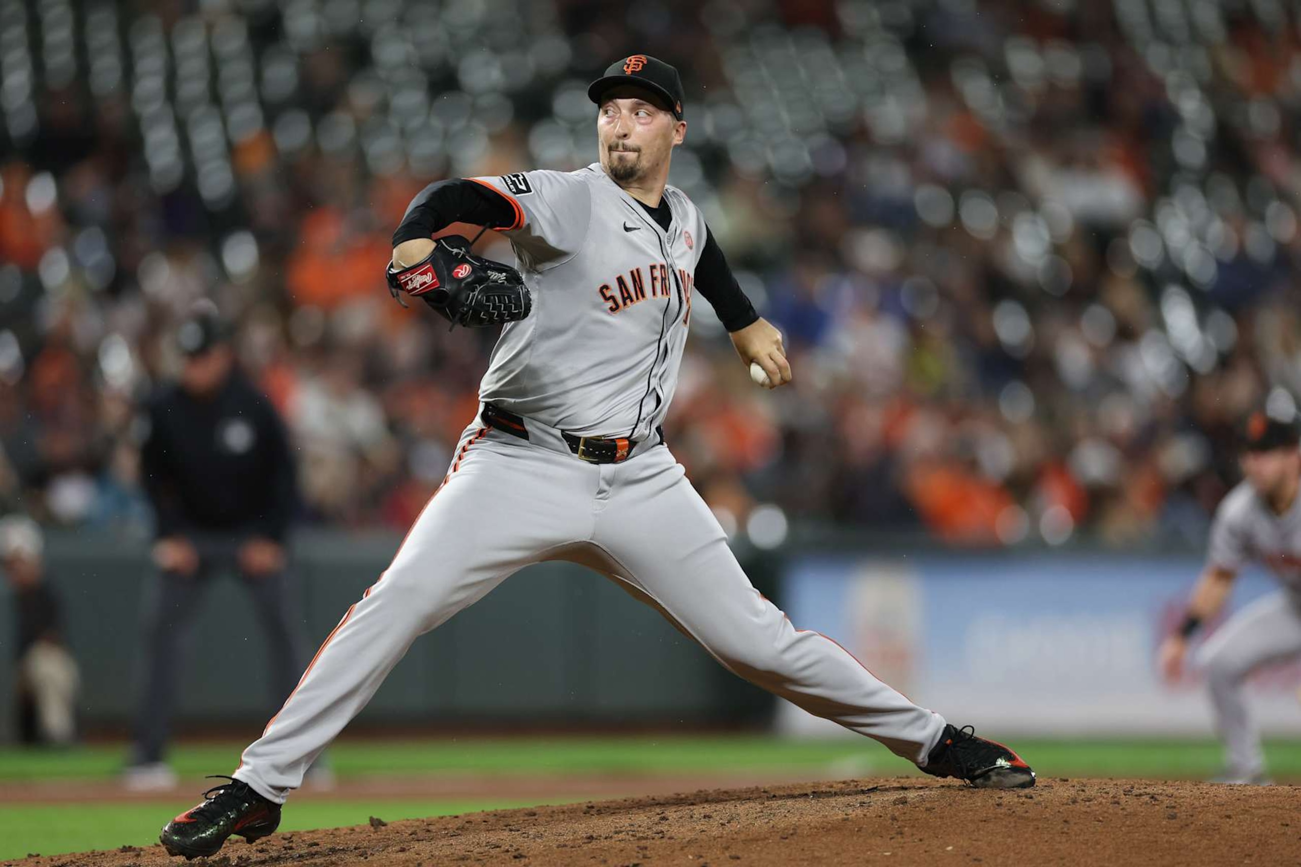 BALTIMORE, MARYLAND - SEPTEMBER 17: Blake Snell #7 of the San Francisco Giants pitches against the Baltimore Orioles at Oriole Park at Camden Yards on September 17, 2024 in Baltimore, Maryland. (Photo by Patrick Smith/Getty Images)