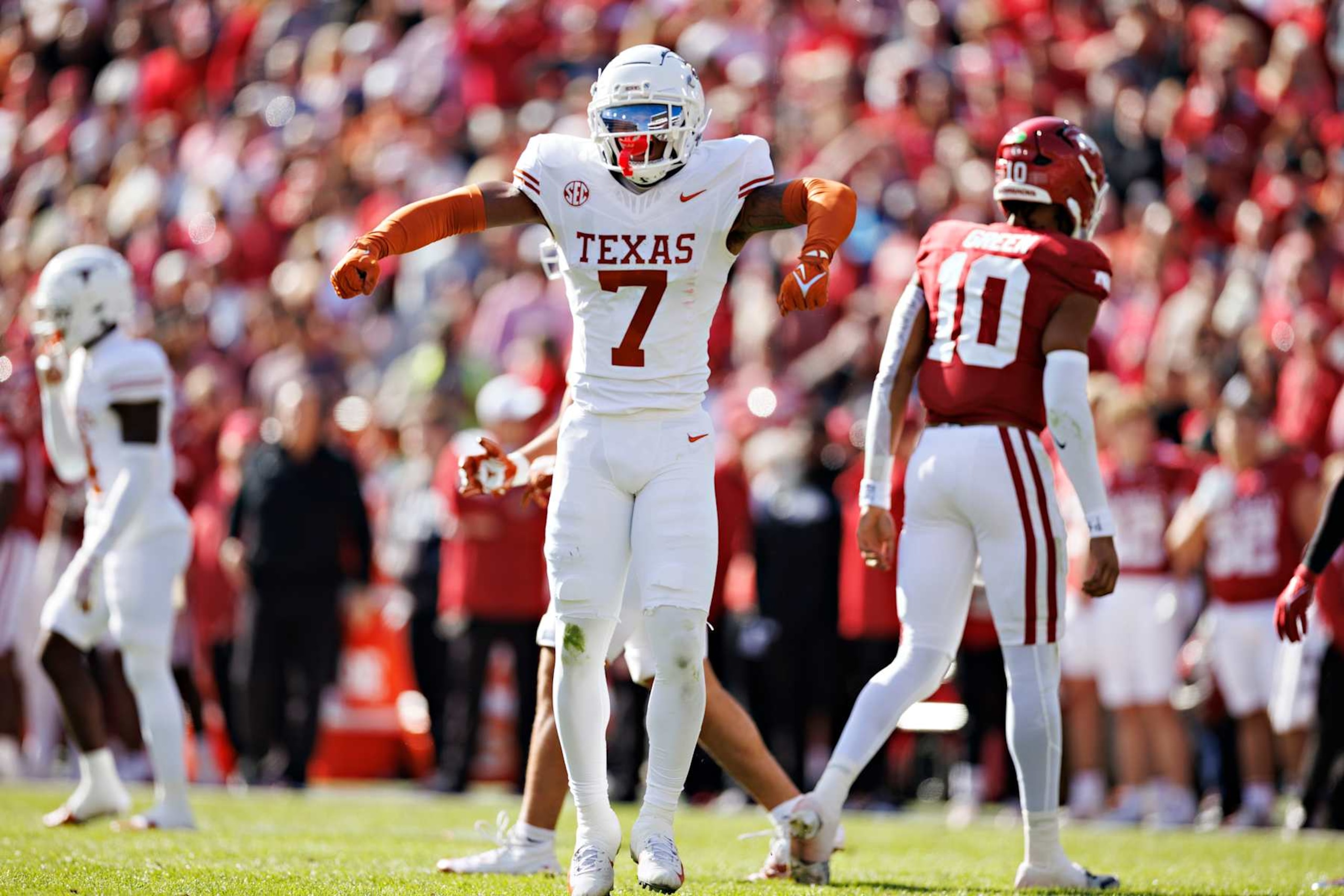 FAYETTEVILLE, ARKANSAS - NOVEMBER 16: Jahdae Barron #7 of the Texas Longhorns celebrates after making a tackle in the first half during a game against the Arkansas Razorbacks at Donald W. Reynolds Razorback Stadium on November 16, 2024 in Fayetteville, Arkansas. (Photo by Wesley Hitt/Getty Images) FAYETTEVILLE, ARKANSAS - NOVEMBER 16: Jahdae Barron #7 of the Texas Longhorns celebrates after making a tackle in the first half during a game against the Arkansas Razorbacks at Donald W. Reynolds Razorback Stadium on November 16, 2024 in Fayetteville, Arkansas. (Photo by Wesley Hitt/Getty Images)
