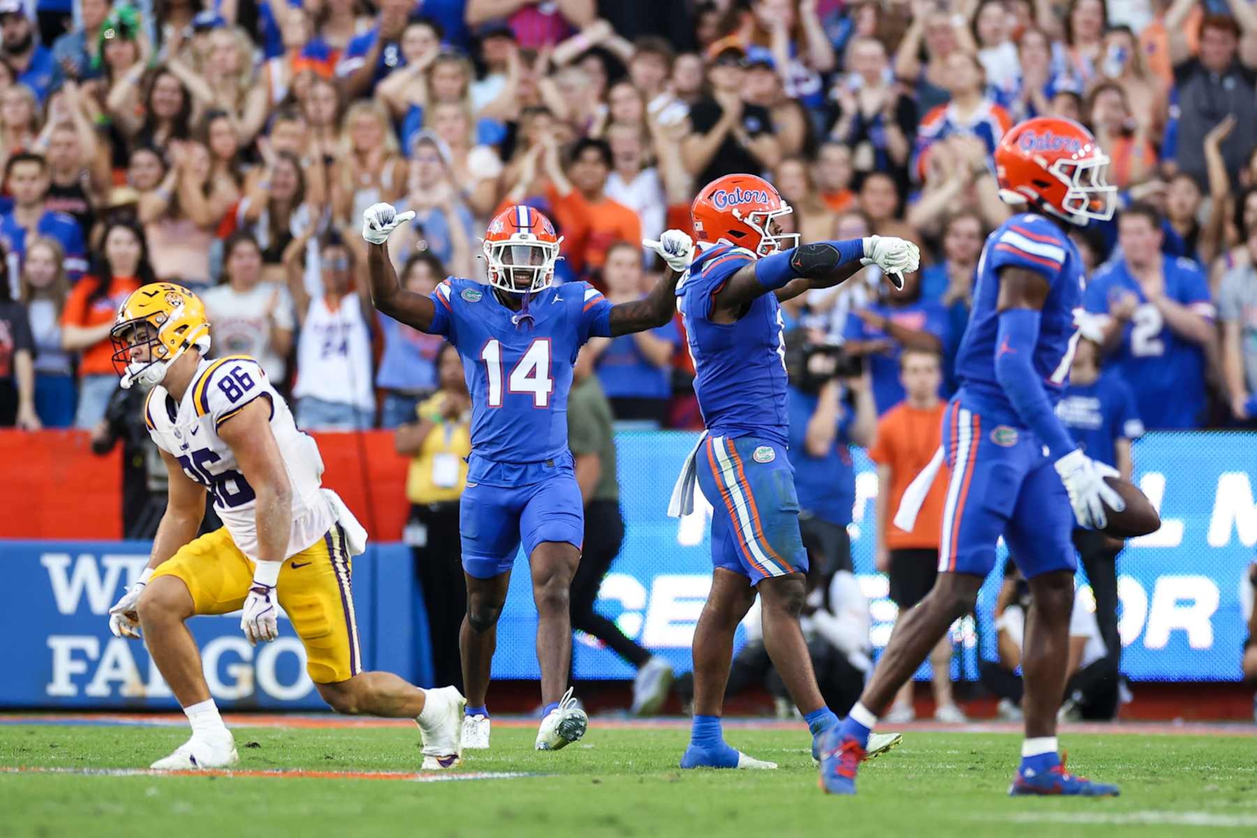 GAINESVILLE, FLORIDA - NOVEMBER 16: Shemar James #6 and Jordan Castell #14 of the Florida Gators react to an incomplete pass against Mason Taylor #86 of the LSU Tigers during the first half of a game at Ben Hill Griffin Stadium on November 16, 2024 in Gainesville, Florida. (Photo by James Gilbert/Getty Images) GAINESVILLE, FLORIDA - NOVEMBER 16: Shemar James #6 and Jordan Castell #14 of the Florida Gators react to an incomplete pass against Mason Taylor #86 of the LSU Tigers during the first half of a game at Ben Hill Griffin Stadium on November 16, 2024 in Gainesville, Florida. (Photo by James Gilbert/Getty Images)