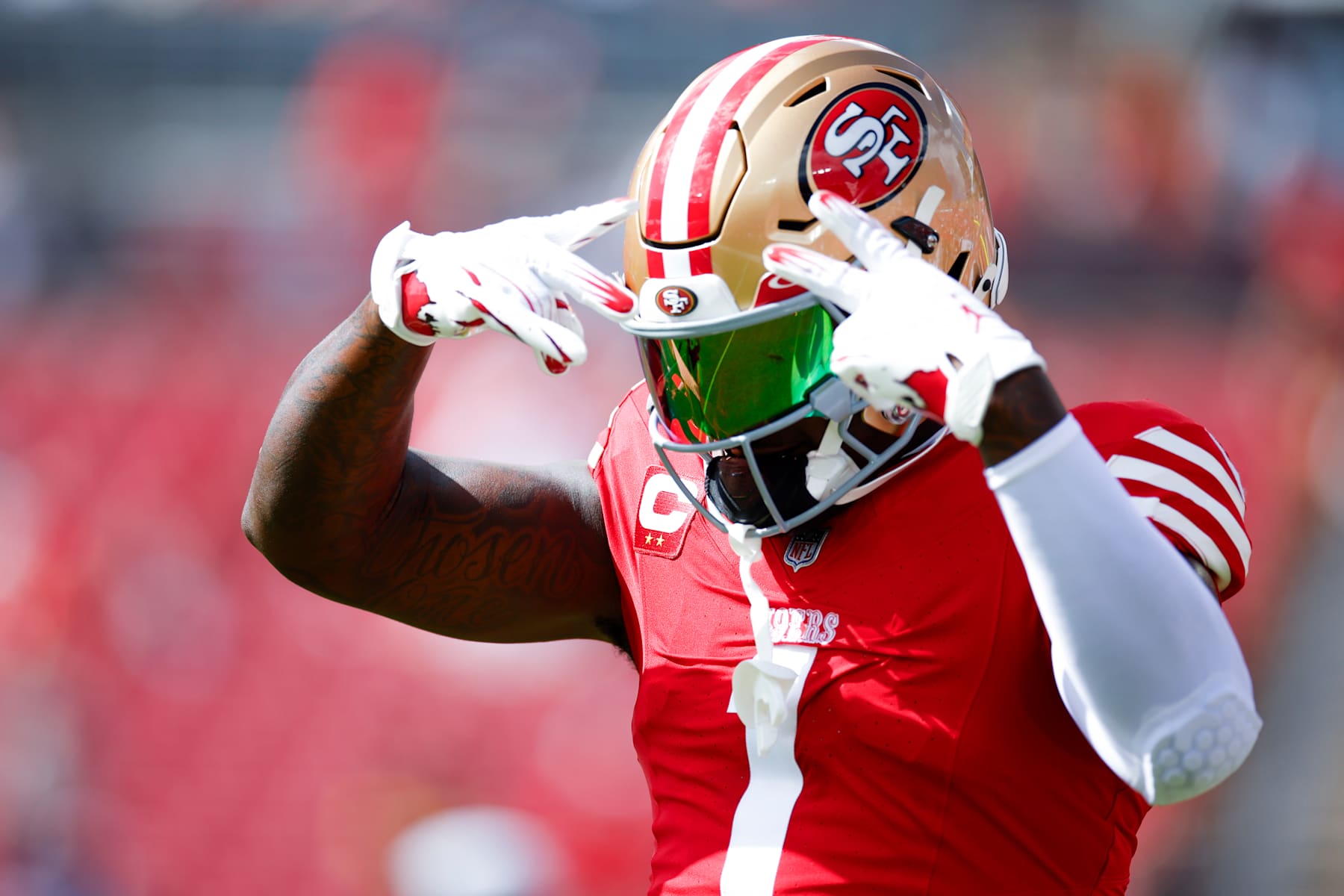 TAMPA, FLORIDA - NOVEMBER 10: Deebo Samuel Sr. #1 of the San Francisco 49ers warms up prior to the game against the Tampa Bay Buccaneers at Raymond James Stadium on November 10, 2024 in Tampa, Florida. (Photo by Mike Ehrmann/Getty Images)