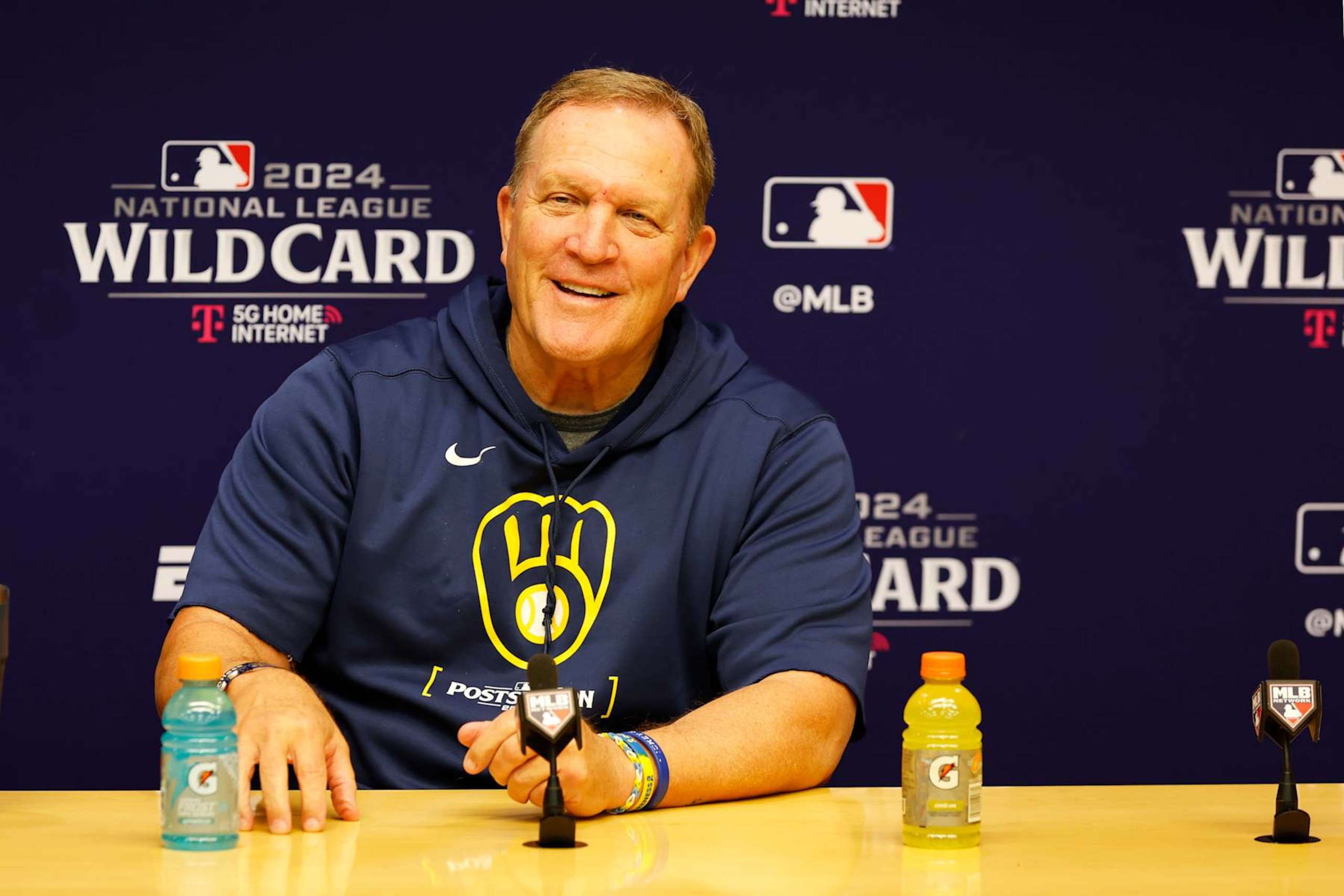 MILWAUKEE, WI - OCTOBER 01: Milwaukee Brewers manager Pat Murphy (21) meets with the media prior to a 2024 National League Wild Card game between the Milwaukee Brewers and the New York Mets on October 1, 2024, at American Family Field in Milwaukee, WI. (Photo by Larry Radloff/Icon Sportswire via Getty Images)