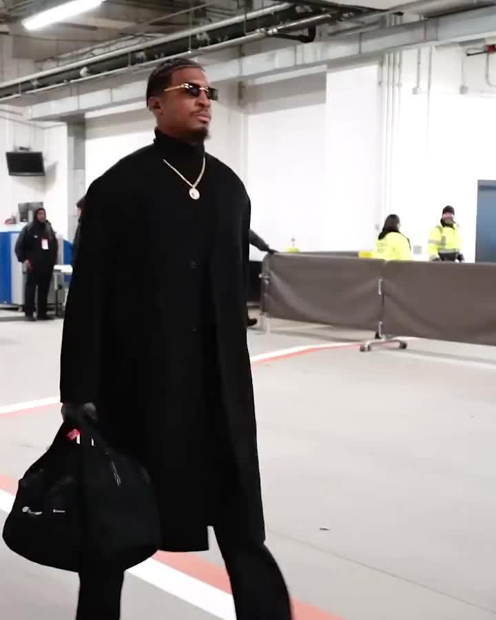 Jameis All-Black Arrival Fit💧