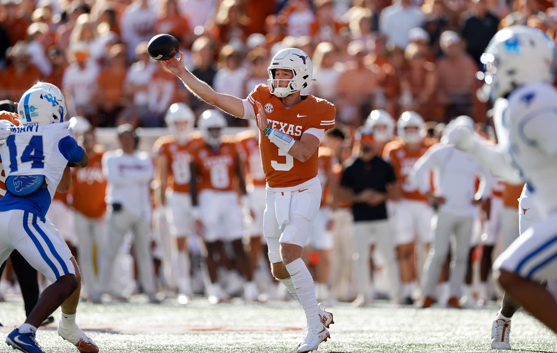 AUSTIN, TEXAS - NOVEMBER 23: Quinn Ewers #3 of the Texas Longhorns throws a pass in the first quarter against the Kentucky Wildcats at Darrell K Royal-Texas Memorial Stadium on November 23, 2024 in Austin, Texas. (Photo by Tim Warner/Getty Images)