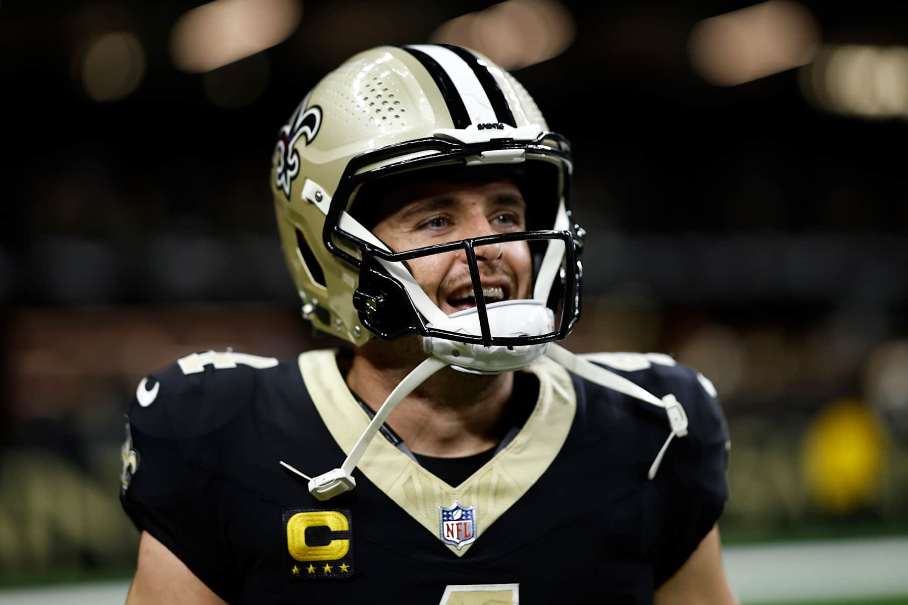 NEW ORLEANS, LOUISIANA - NOVEMBER 17: Derek Carr #4 of the New Orleans Saints looks on during the game against the Cleveland Browns at Caesars Superdome on November 17, 2024 in New Orleans, Louisiana. (Photo by Chris Graythen/Getty Images) NEW ORLEANS, LOUISIANA - NOVEMBER 17: Derek Carr #4 of the New Orleans Saints looks on during the game against the Cleveland Browns at Caesars Superdome on November 17, 2024 in New Orleans, Louisiana. (Photo by Chris Graythen/Getty Images)