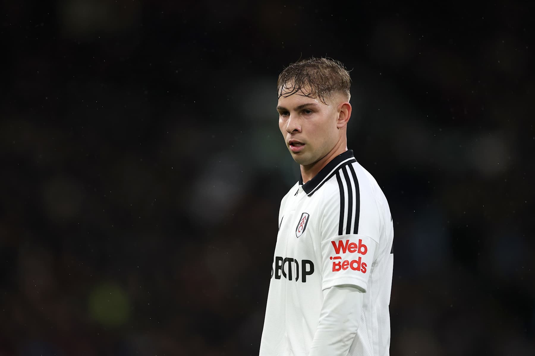 LONDON, ENGLAND - NOVEMBER 23: Emile Smith Rowe of Fulham during the Premier League match between Fulham FC and Wolverhampton Wanderers FC at Craven Cottage on November 23, 2024 in London, England. (Photo by Richard Heathcote/Getty Images)