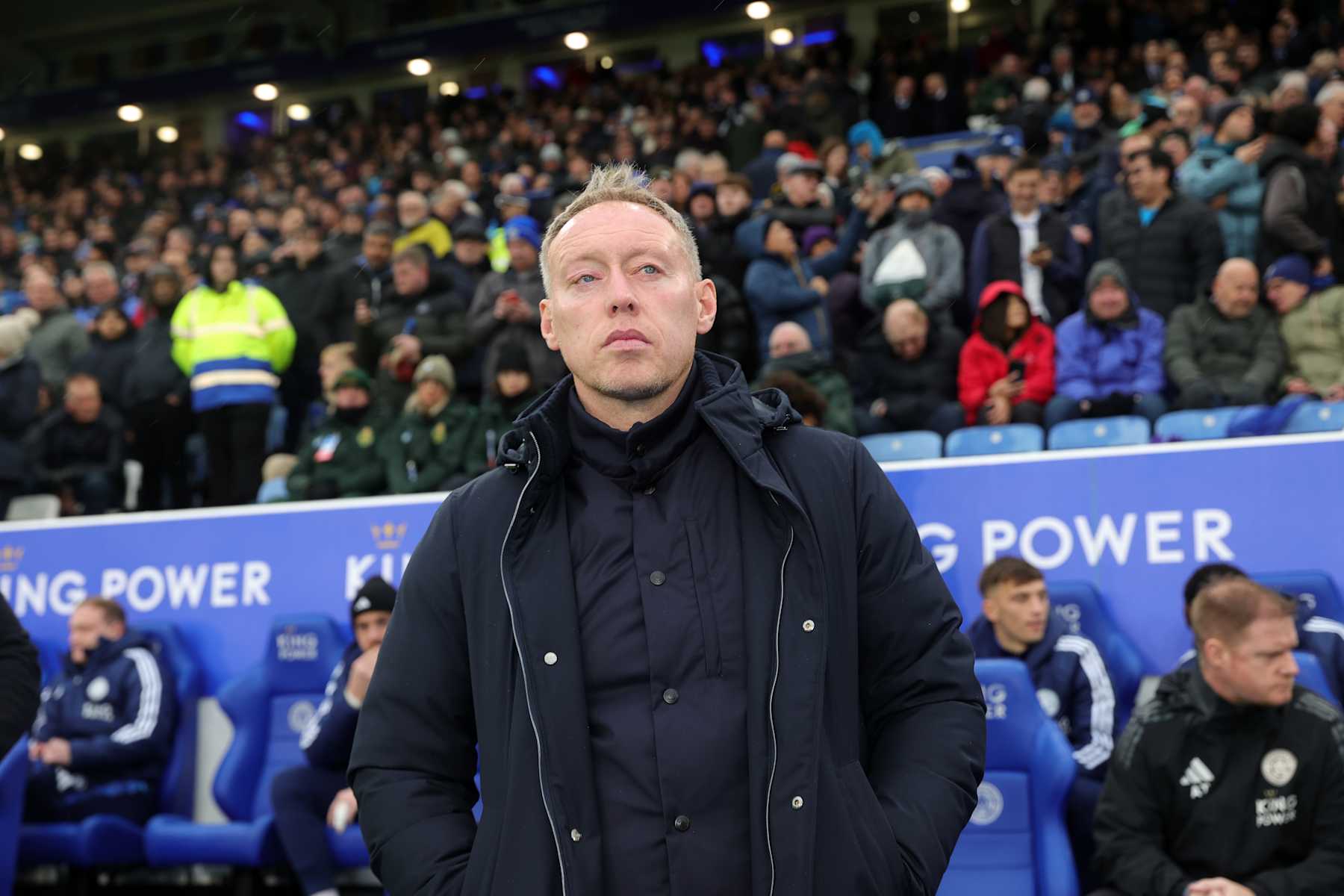 LEICESTER, ENGLAND - NOVEMBER 23: Leicester City Manager Steve Cooper ahead of the Premier League match between Leicester City and Chelsea at King Power Stadium on November 23, 2024 in Leicester, United Kingdom. (Photo by Plumb Images/Leicester City FC via Getty Images)