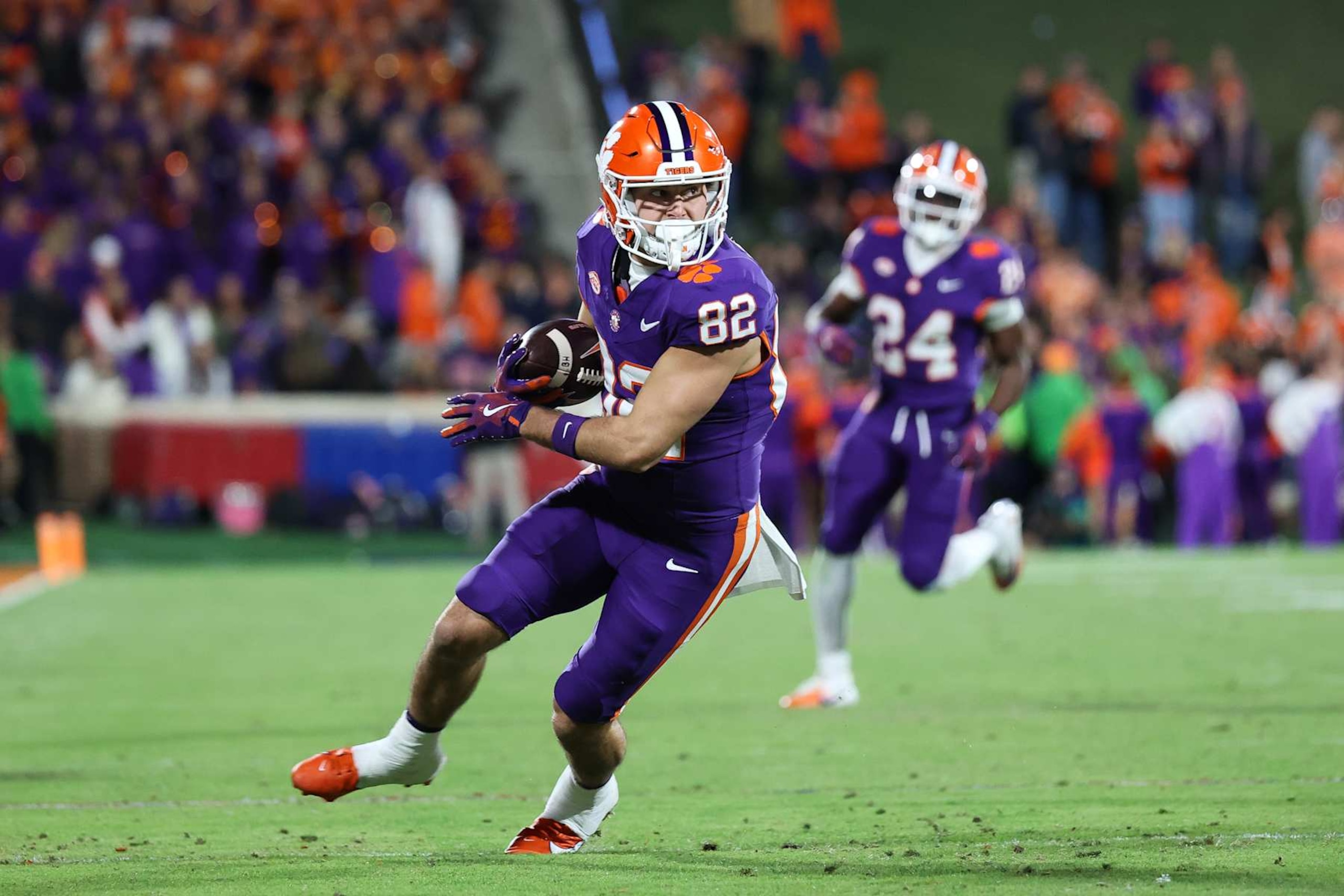 CLEMSON, SOUTH CAROLINA - NOVEMBER 23: Jackson Crosby #82 of the Clemson Tigers runs the ball during the fourth quarter against the Citadel Bulldogs at Memorial Stadium on November 23, 2024 in Clemson, South Carolina. (Photo by Isaiah Vazquez/Getty Images) CLEMSON, SOUTH CAROLINA - NOVEMBER 23: Jackson Crosby #82 of the Clemson Tigers runs the ball during the fourth quarter against the Citadel Bulldogs at Memorial Stadium on November 23, 2024 in Clemson, South Carolina. (Photo by Isaiah Vazquez/Getty Images)