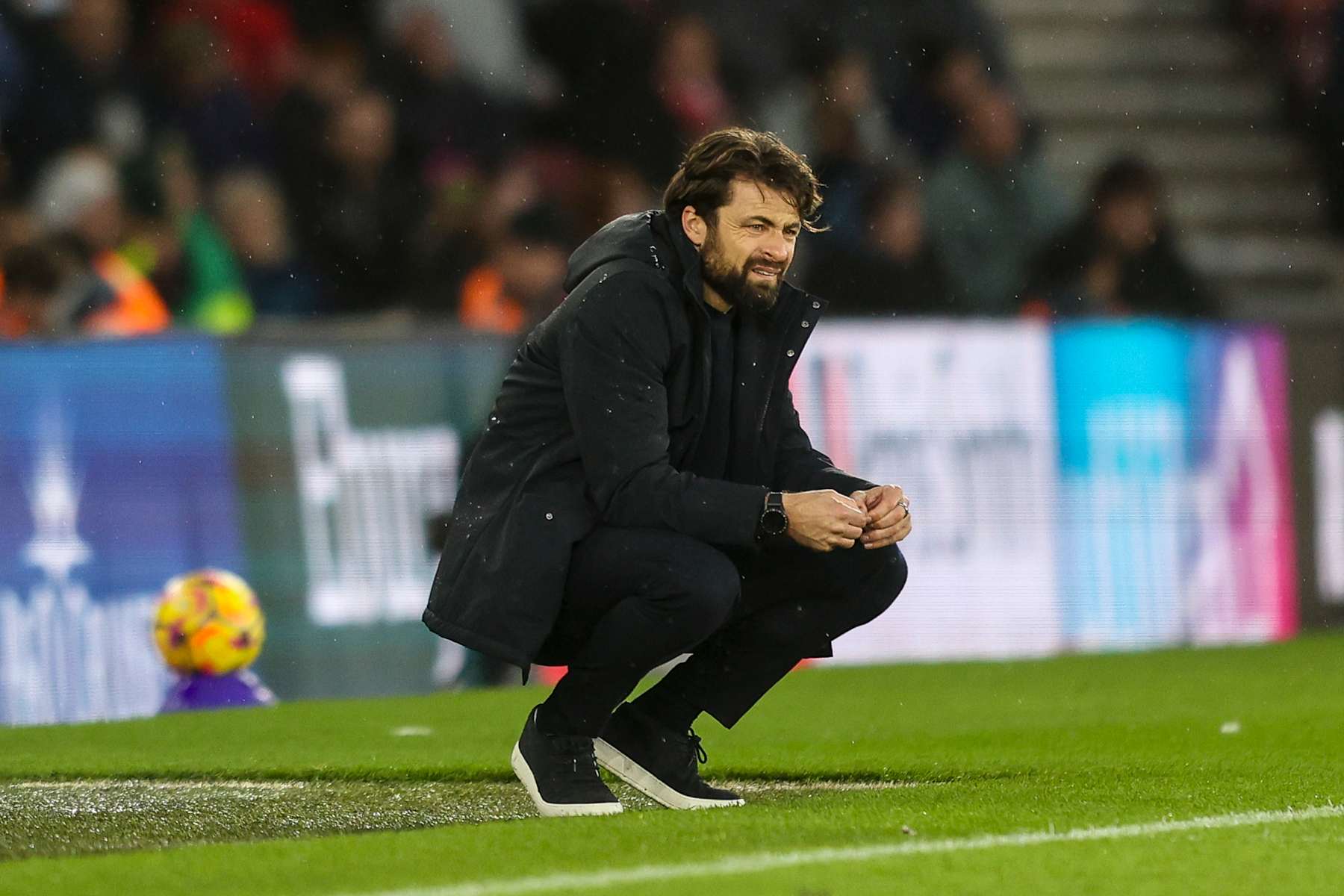 SOUTHAMPTON, ENGLAND - NOVEMBER 24: Head Coach Russell Martin of Southampton during the Premier League match between Southampton FC and Liverpool FC at St Mary's Stadium on November 24, 2024 in Southampton, England. (Photo by Robin Jones/Getty Images)