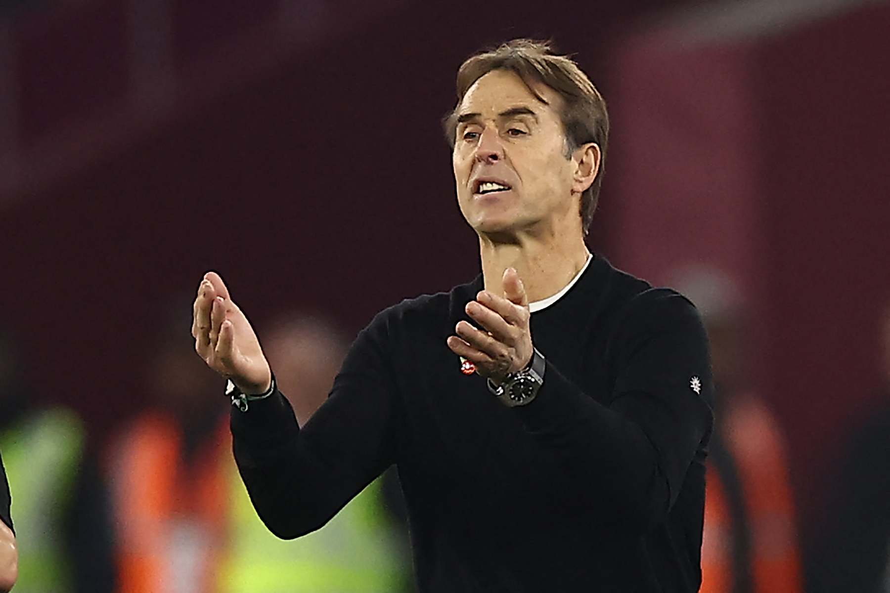 West Ham United's Spanish manager Julen Lopetegui gestures on the touchline during the English Premier League football match between West Ham United and Everton at the London Stadium, in London on November 9, 2024. (Photo by HENRY NICHOLLS / AFP) / RESTRICTED TO EDITORIAL USE. No use with unauthorized audio, video, data, fixture lists, club/league logos or 'live' services. Online in-match use limited to 120 images. An additional 40 images may be used in extra time. No video emulation. Social media in-match use limited to 120 images. An additional 40 images may be used in extra time. No use in betting publications, games or single club/league/player publications. / (Photo by HENRY NICHOLLS/AFP via Getty Images)