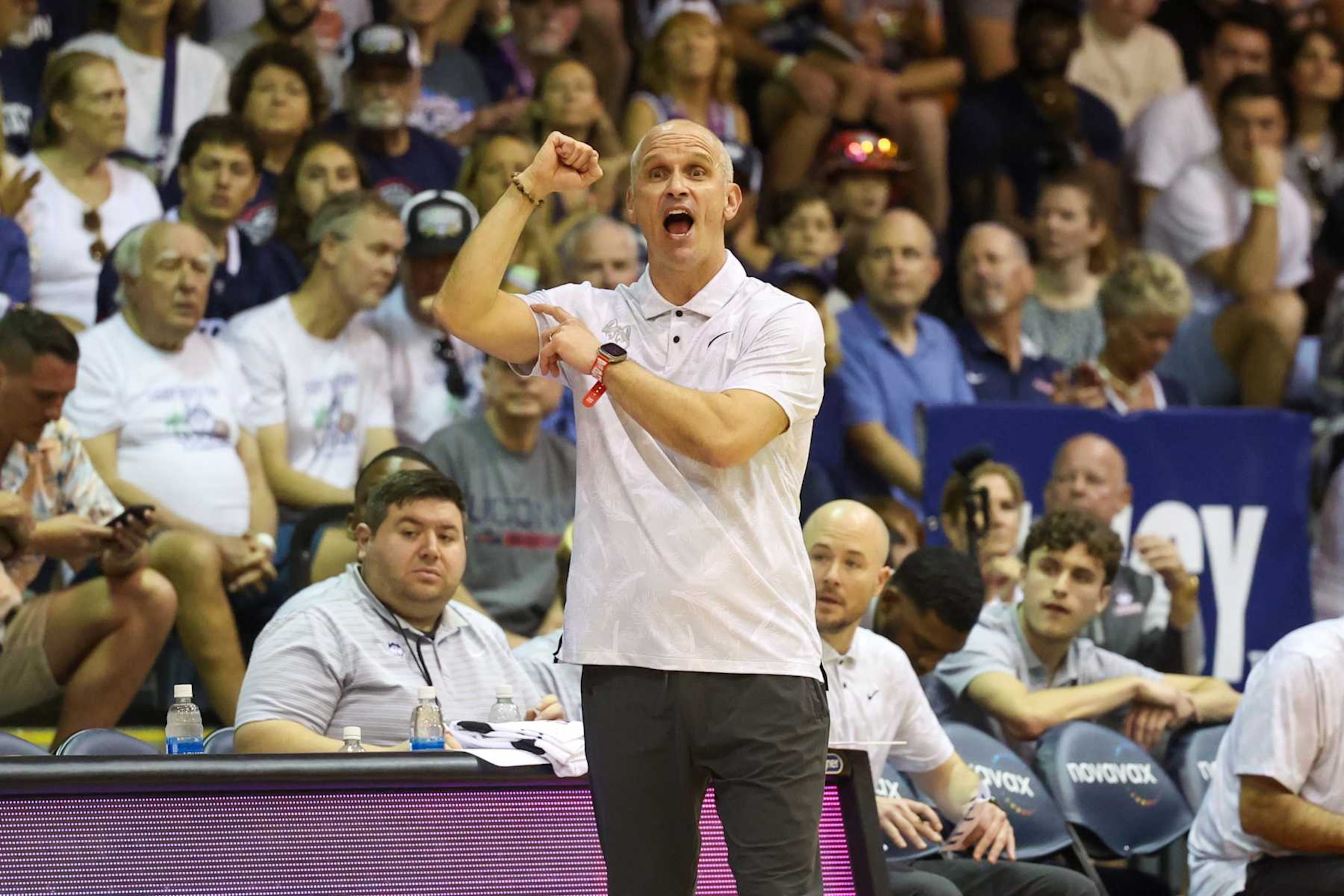 LAHAINA, HAWAII - NOVEMBER 25: Head coach Dan Hurley of the Connecticut Huskies gestures to his players during the first half of the Maui Invitational against the Memphis Tigers at the Lahaina Civic Center on November 25, 2024 in Lahaina, Hawaii. (Photo by Darryl Oumi/Getty Images)