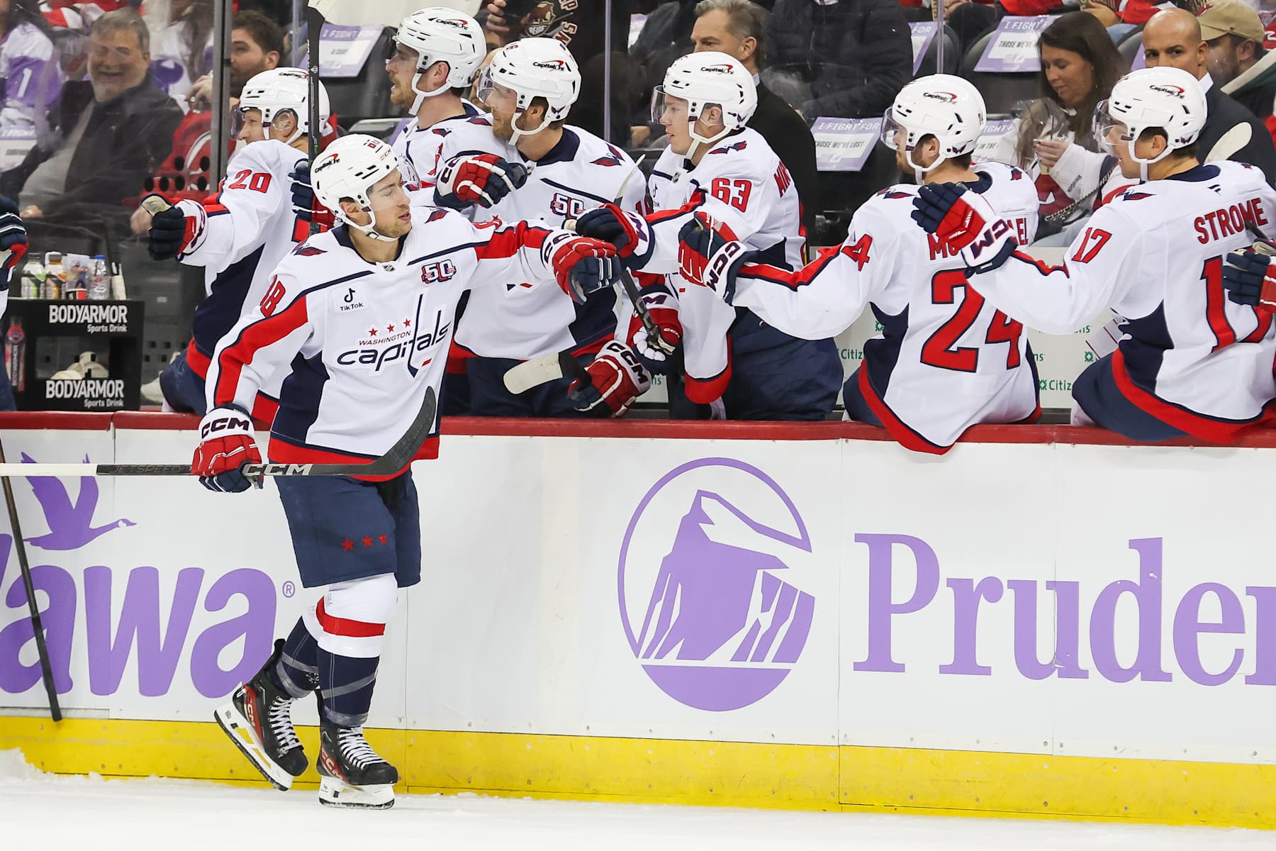 NEWARK, NJ - NOVEMBER 30: Washington Capitals left wing Andrew Mangiapane (88) celebrates after scoring a goal during a NHL game between the Washington Capitals and New Jersey Devils at Prudential Center on November 30, 2024 in Newark, New Jersey. (Photo by Andrew Mordzynski/Icon Sportswire via Getty Images)