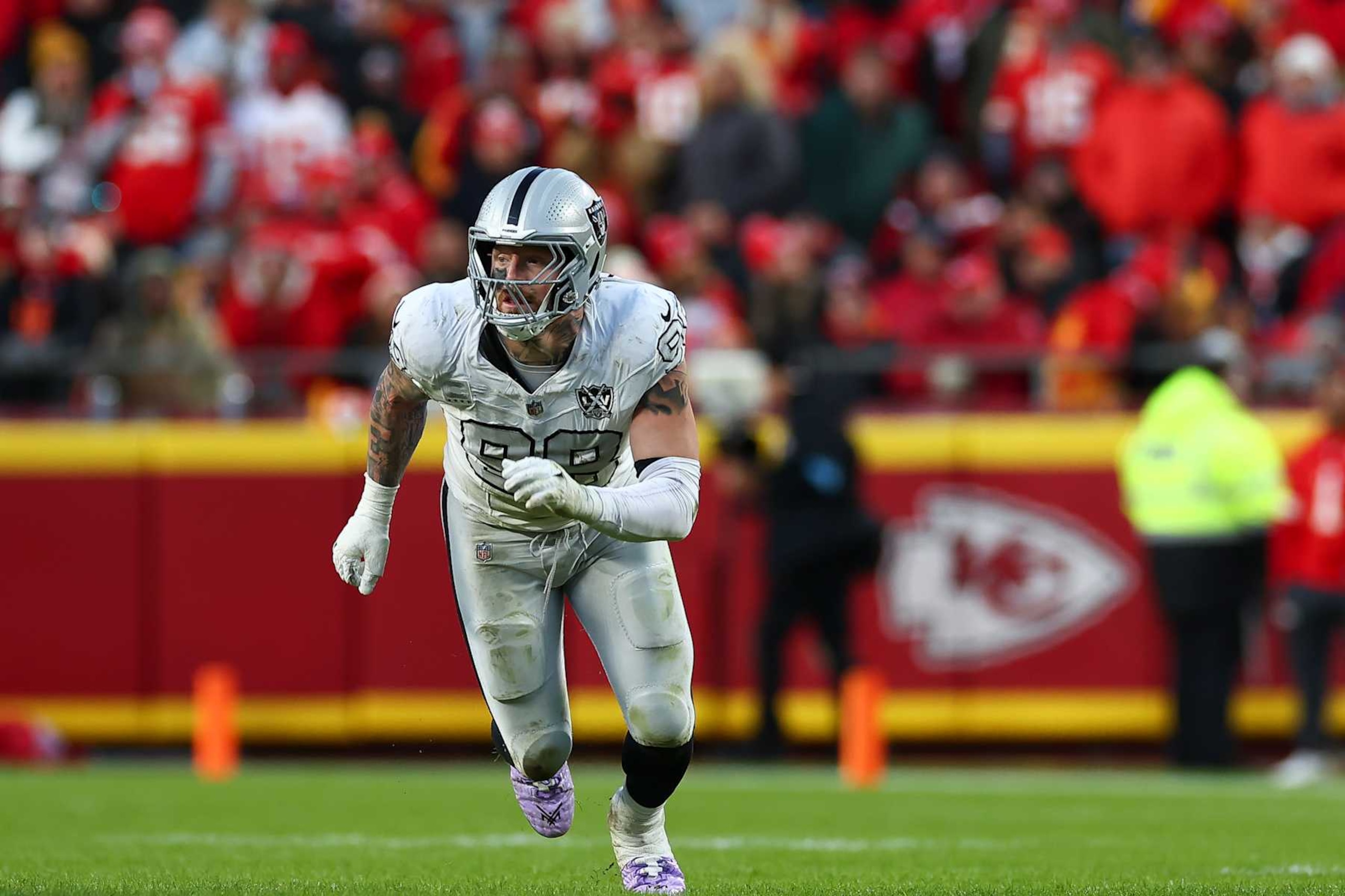 KANSAS CITY, MISSOURI - NOVEMBER 29: Maxx Crosby #98 of the Las Vegas Raiders runs around the edge during the second half against the Kansas City Chiefs at GEHA Field at Arrowhead Stadium on November 29, 2024 in Kansas City, Missouri. (Photo by Aaron M. Sprecher/Getty Images)