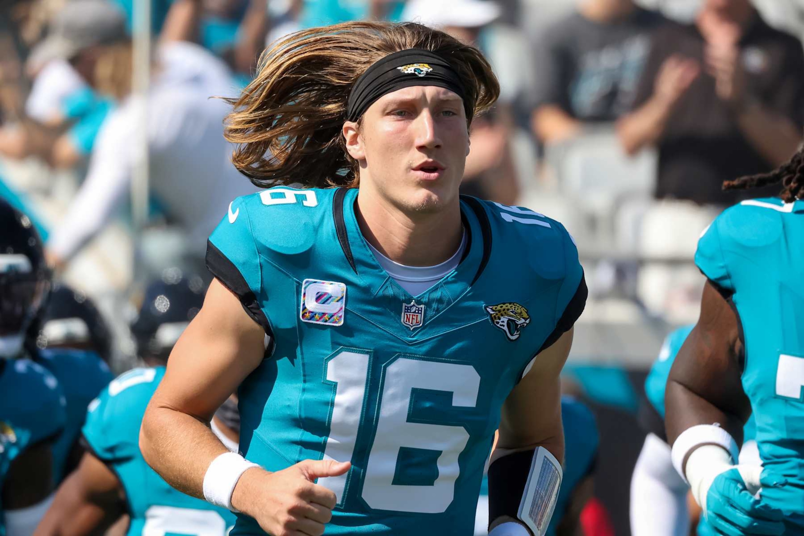 JACKSONVILLE, FLORIDA - OCTOBER 27: Trevor Lawrence #16 of the Jacksonville Jaguars takes the field prior to the game against the Green Bay Packers at EverBank Field on October 27, 2024 in Jacksonville, Florida. (Photo by Mike Carlson/Getty Images)