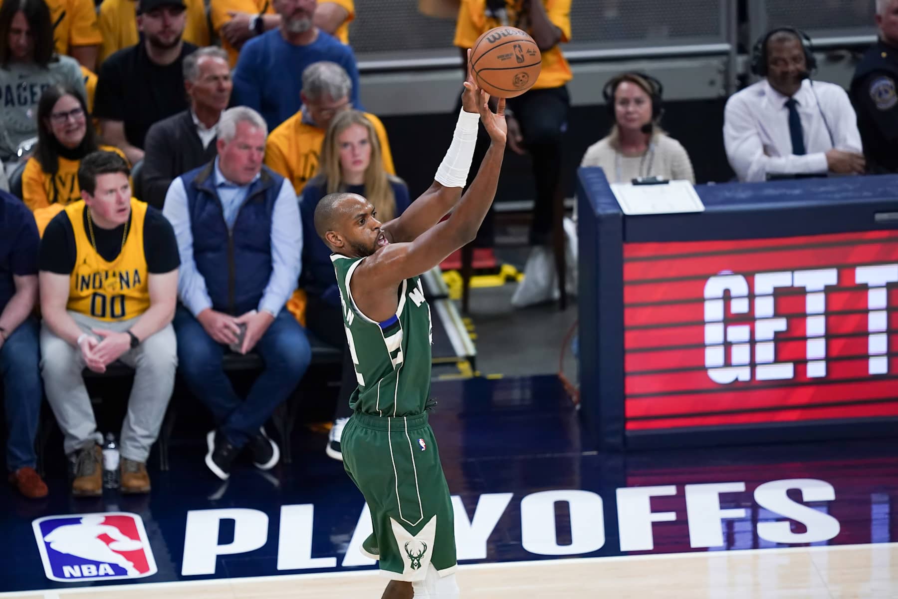 INDIANAPOLIS, INDIANA - APRIL 26: Khris Middleton #22 of the Milwaukee Bucks attempts a shot in the first quarter against the Indiana Pacers during game three of the Eastern Conference First Round Playoffs at Gainbridge Fieldhouse on April 26, 2024 in Indianapolis, Indiana. NOTE TO USER: User expressly acknowledges and agrees that, by downloading and or using this photograph, User is consenting to the terms and conditions of the Getty Images License Agreement. (Photo by Dylan Buell/Getty Images)