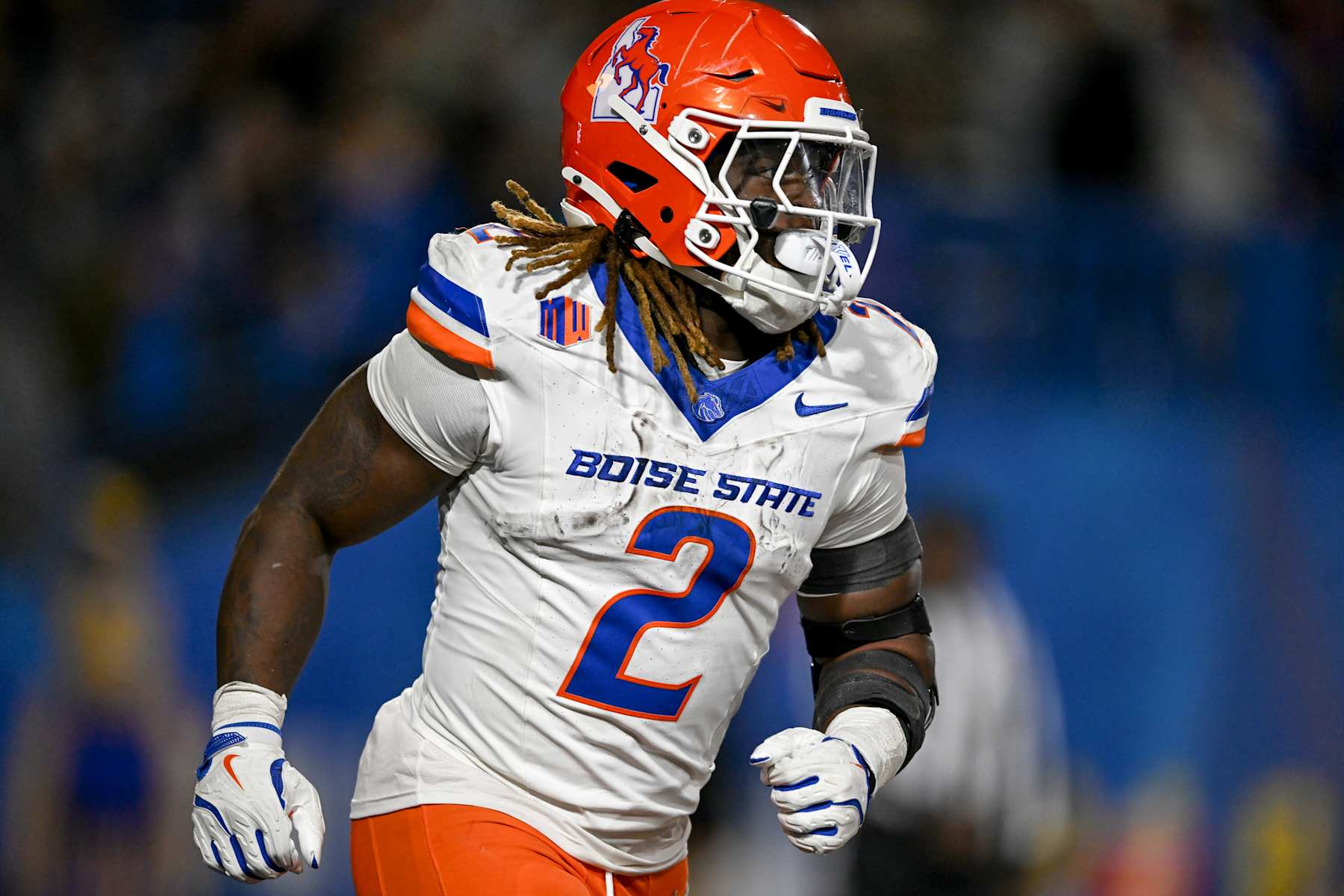 SAN JOSE, CALIFORNIA - NOVEMBER 23: Ashton Jeanty #2 of the Boise State Broncos runs against the San Jose State Spartans on November 23, 2024 in San Jose, California. (Photo by Brandon Vallance/ISI Photos/Getty Images)