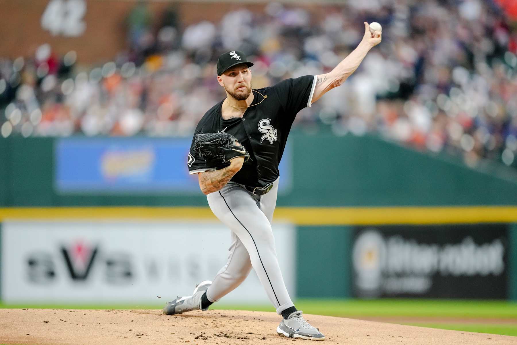 DETROIT, MICHIGAN - SEPTEMBER 27: Garrett Crochet #45 of the Chicago White Sox pitches the ball against the Detroit Tigers at Comerica Park on September 27, 2024 in Detroit, Michigan. (Photo by Nic Antaya/Getty Images)