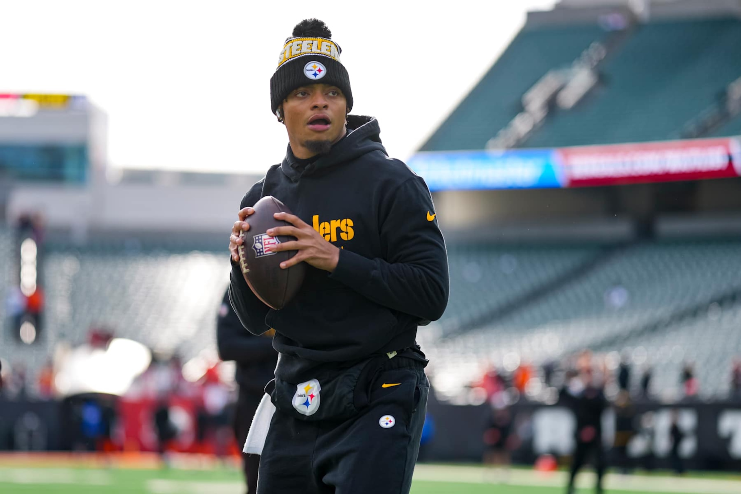CINCINNATI, OHIO - DECEMBER 1: Quarterback Justin Fields #2 of the Pittsburgh Steelers warms up prior to an NFL football game against the Cincinnati Bengals, at Paycor Stadium on December 1, 2024 in Cincinnati, Ohio. (Photo by Todd Rosenberg/Getty Images)