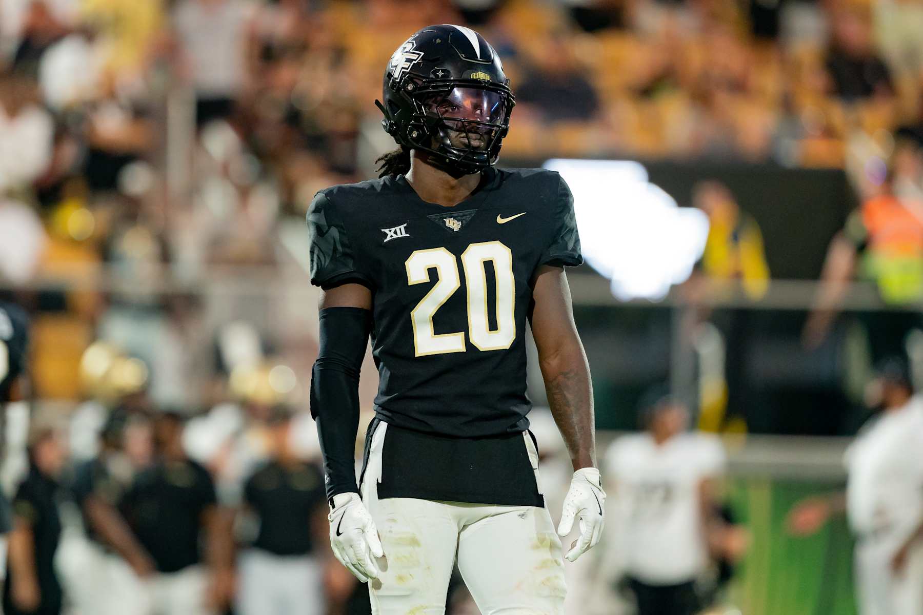 ORLANDO, FL - SEPTEMBER 28:  UCF Knights defensive back Mac McWilliams (20)during a college football game between the Colorado Buffaloes and the UCF Knights on September 28th, 2024 at FBC Mortgage Stadium in Orlando, FL. (Photo by Chris Leduc/Icon Sportswire via Getty Images)