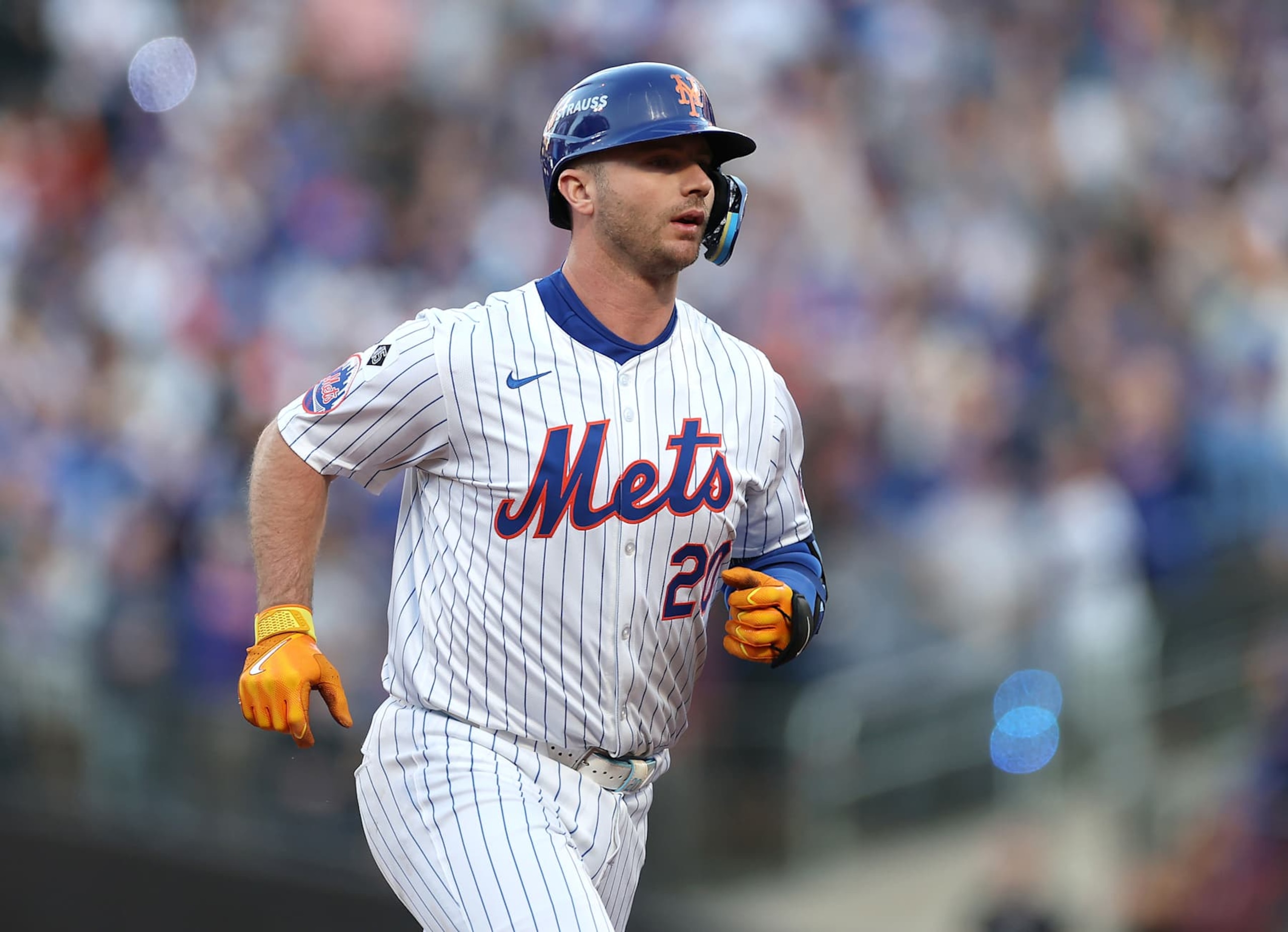 NEW YORK, NEW YORK - OCTOBER 18: Pete Alonso #20 of the New York Mets rounds the bases after hitting a three-run home run in the first inning against the Los Angeles Dodgers during Game Five of the National League Championship Series at Citi Field on October 18, 2024 in New York City. (Photo by Sarah Stier/Getty Images) NEW YORK, NEW YORK - OCTOBER 18: Pete Alonso #20 of the New York Mets rounds the bases after hitting a three-run home run in the first inning against the Los Angeles Dodgers during Game Five of the National League Championship Series at Citi Field on October 18, 2024 in New York City. (Photo by Sarah Stier/Getty Images)