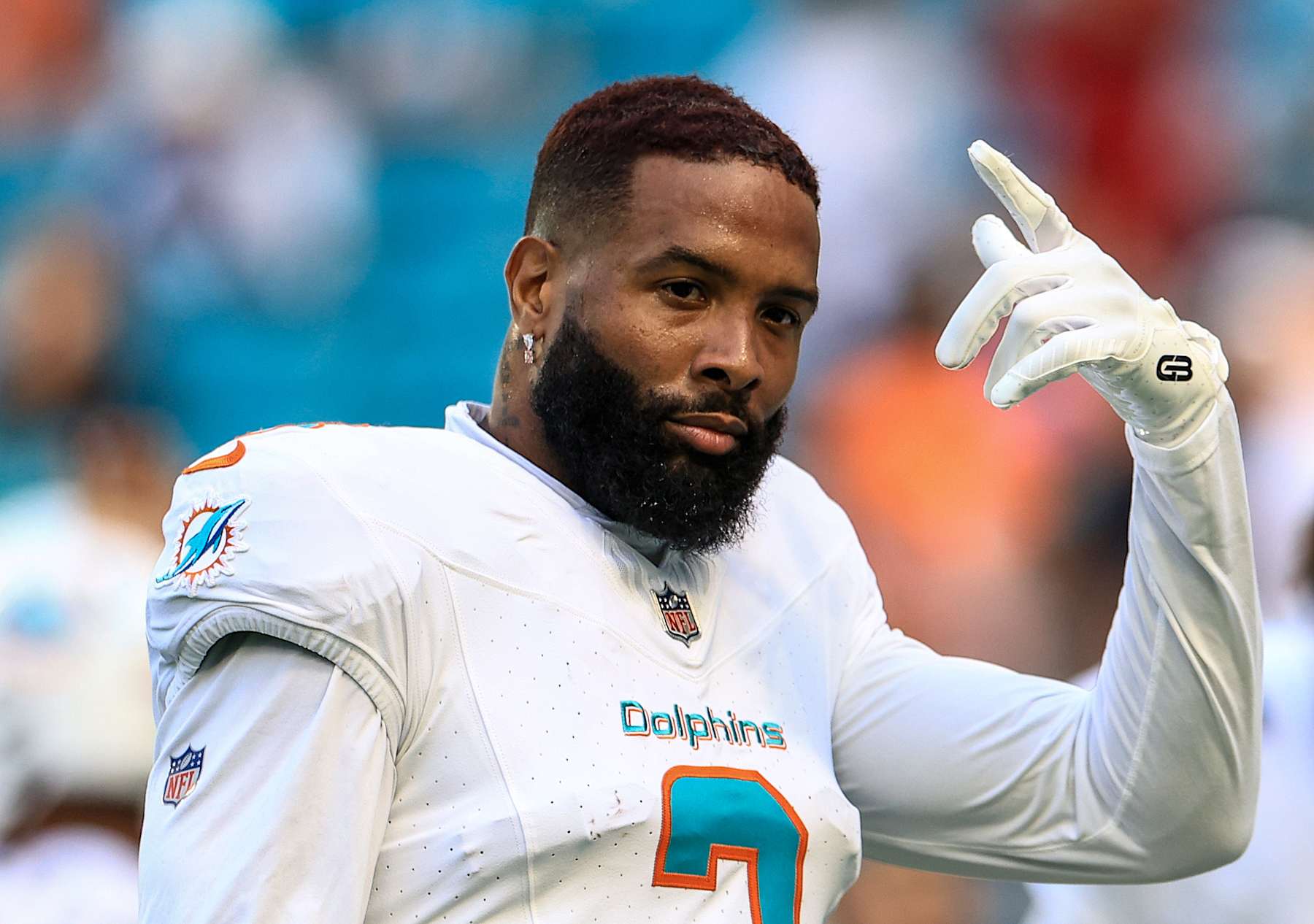 MIAMI GARDENS, FLORIDA - NOVEMBER 24: Odell Beckham Jr. #3 of the Miami Dolphins warms up prior to the game against the New England Patriots at Hard Rock Stadium on November 24, 2024 in Miami Gardens, Florida. (Photo by Carmen Mandato/Getty Images)